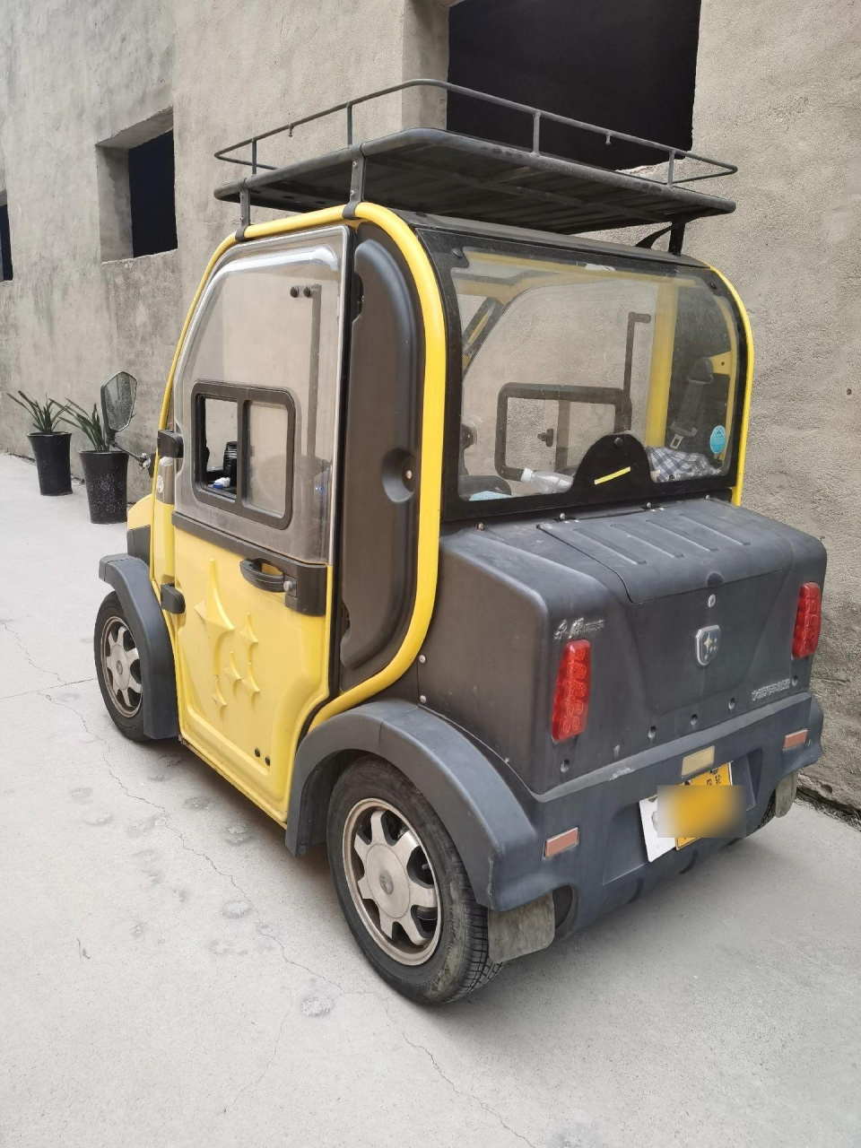 出售永源两门两座电动四轮车,60v120a,目前实测续航105公里,通勤代步