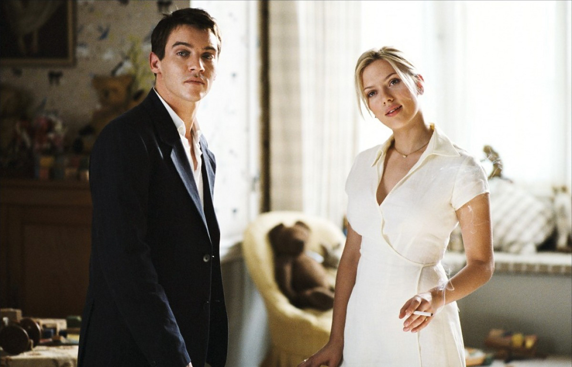 90电影推荐|寡姐年轻时演过的拜金女 - 赛末点 match point (2005)