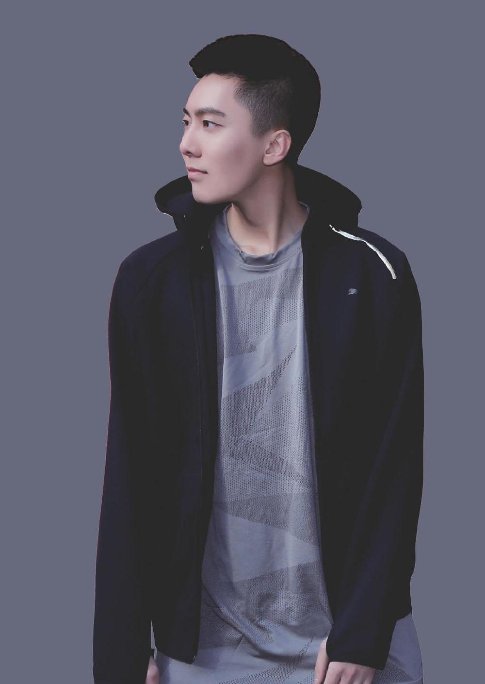 2008年,已经在重点高中上学的李拓远,被一则热点新闻击中,李拓远当时