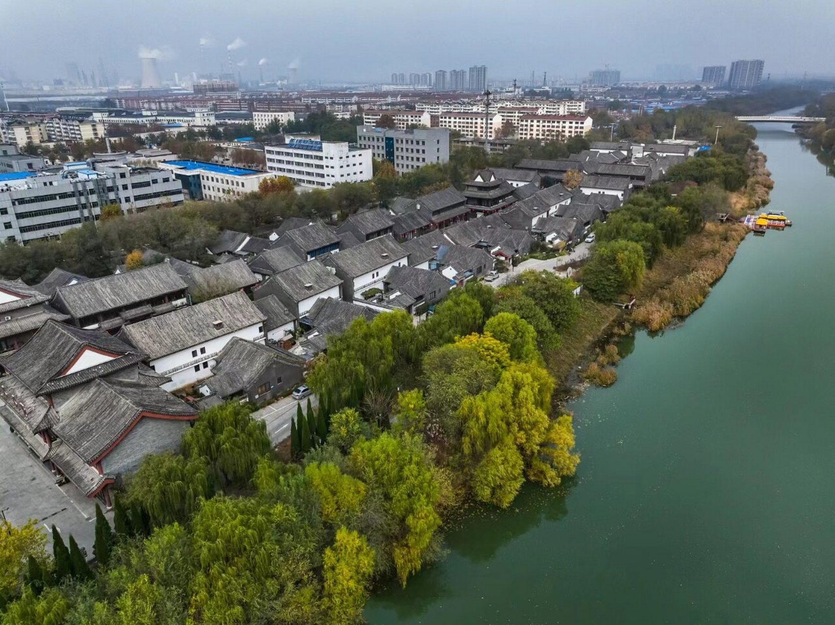 德州古运河风景区  德州古运河风景区以运河文化广场为中心,一河两带