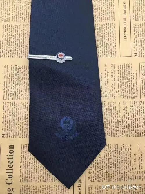 领带的起源和发展是怎么样的领带和领结哪个起源早警察是什么时候开始