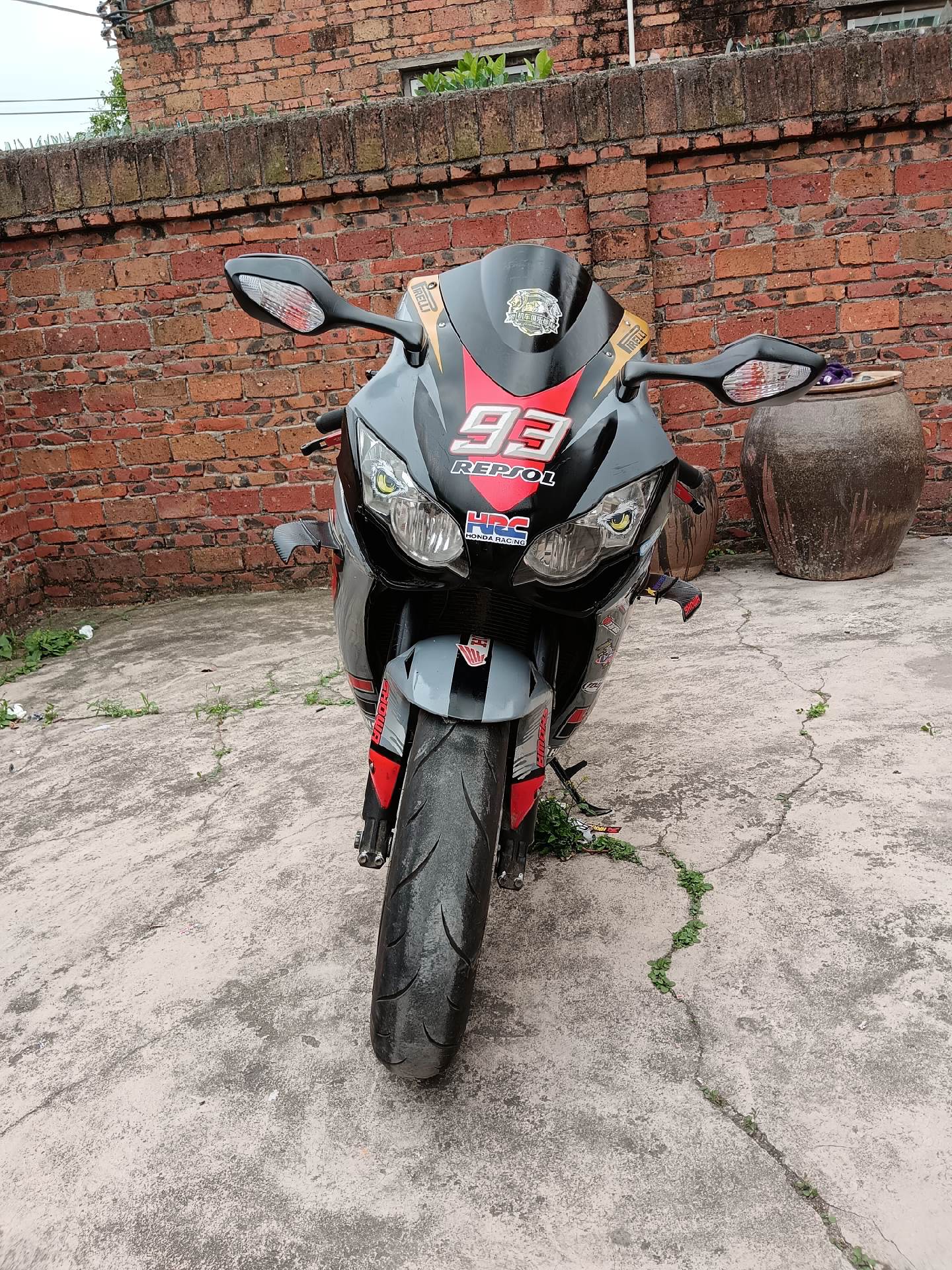 09年本田cbr1000鹦鹉,美版无马力限制,原灯不原版,后视镜可折叠