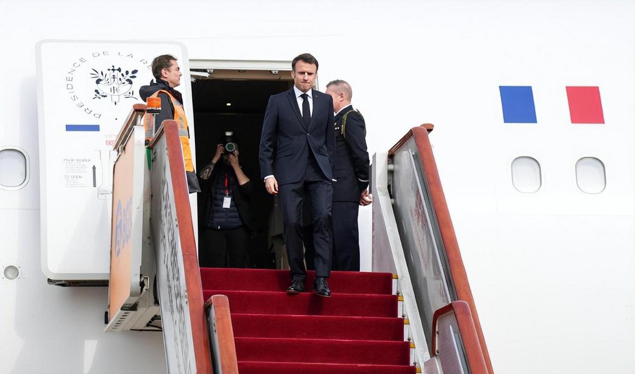 【马克龙访华牵动着美国的神经,结束访华行程回国 美国便"上窜下跳"】