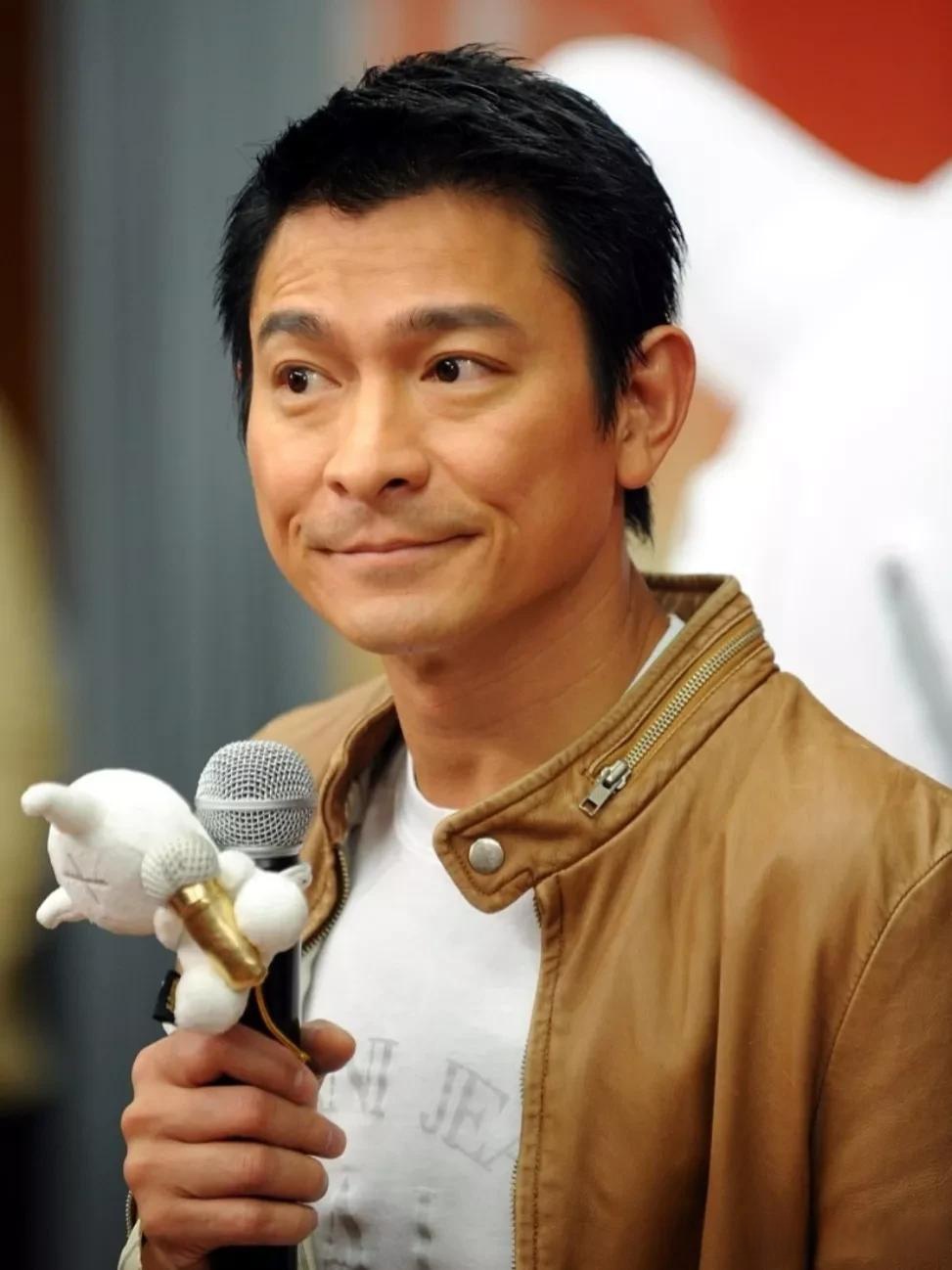 分享华仔的几个表情包,不知道大家有没有经常看到,我个人是很少看到的