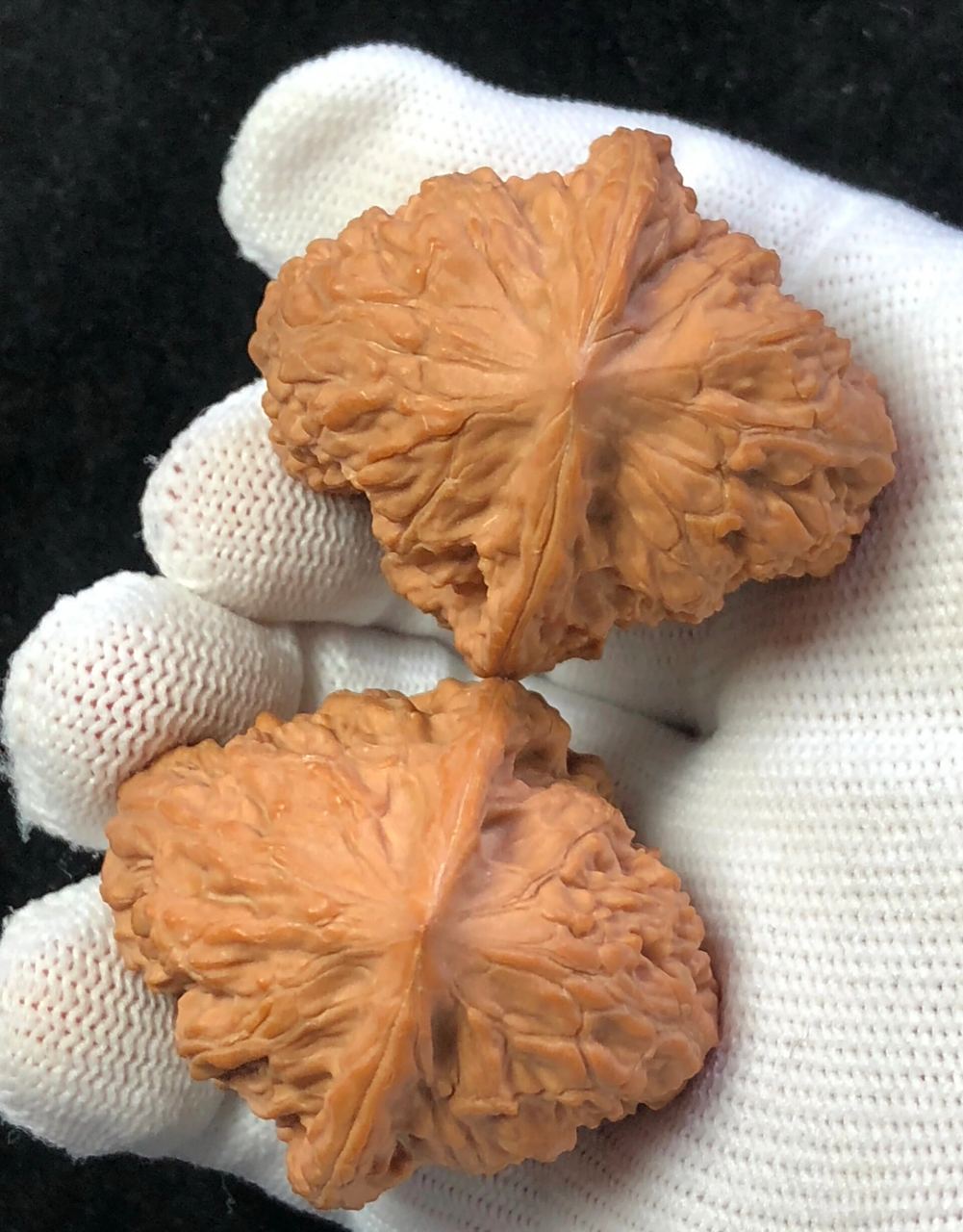 宽城核桃 又叫高欢狮子头 尺寸,36,42,38 窄边大肚,手感特别好,皮质