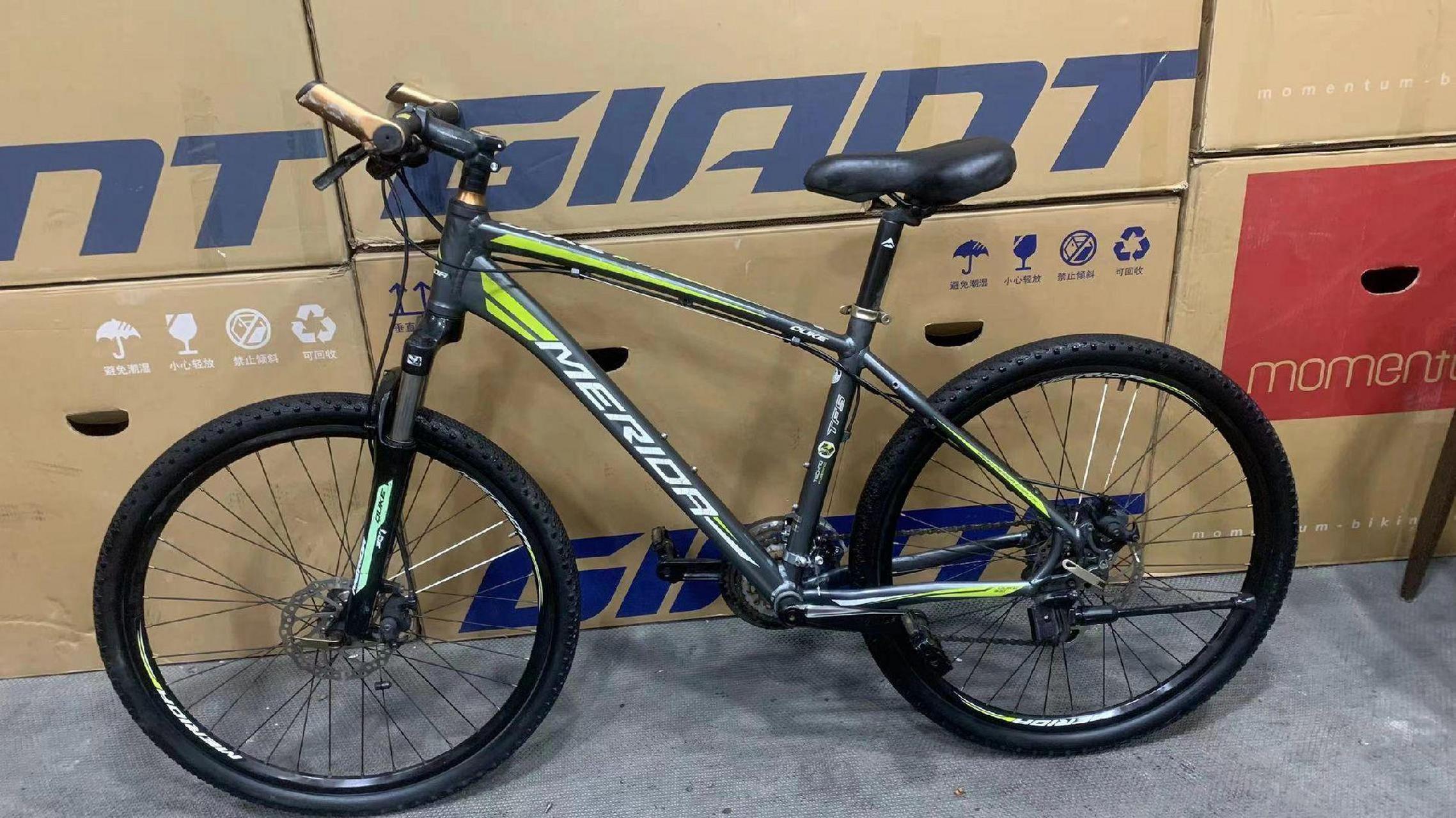 美利达公爵300.24碟刹,肩控减震锁死