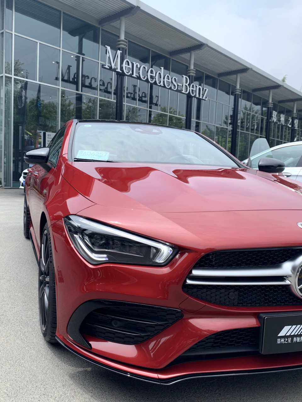 看到这么好看的颜色,我竟然词穷了 实拍奔驰amg cla 35 前段日子拍eqc