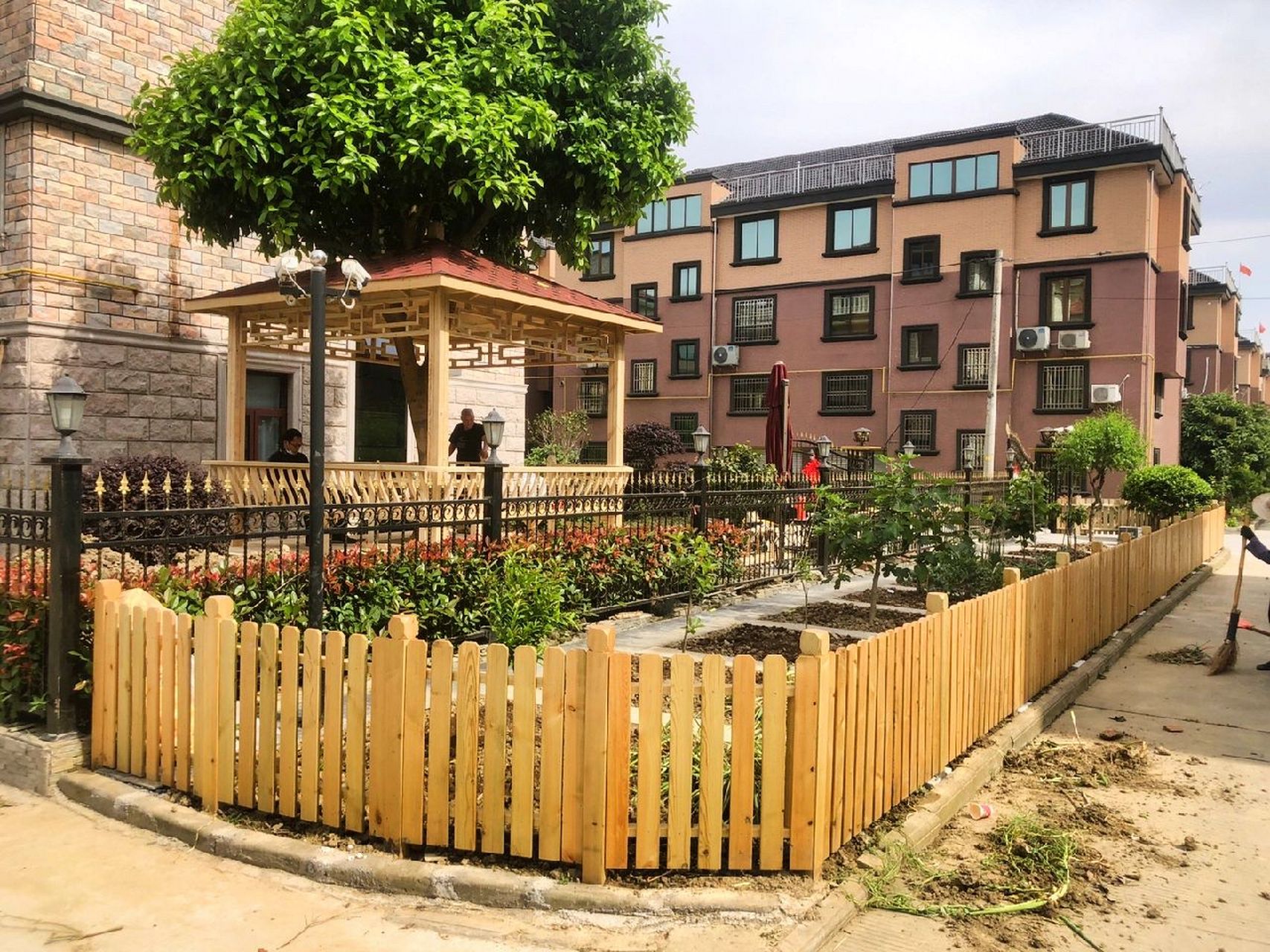 花园草坪防腐木栏杆护栏围栏栅栏小篱笆院子 花园草坪防腐木栏杆护栏