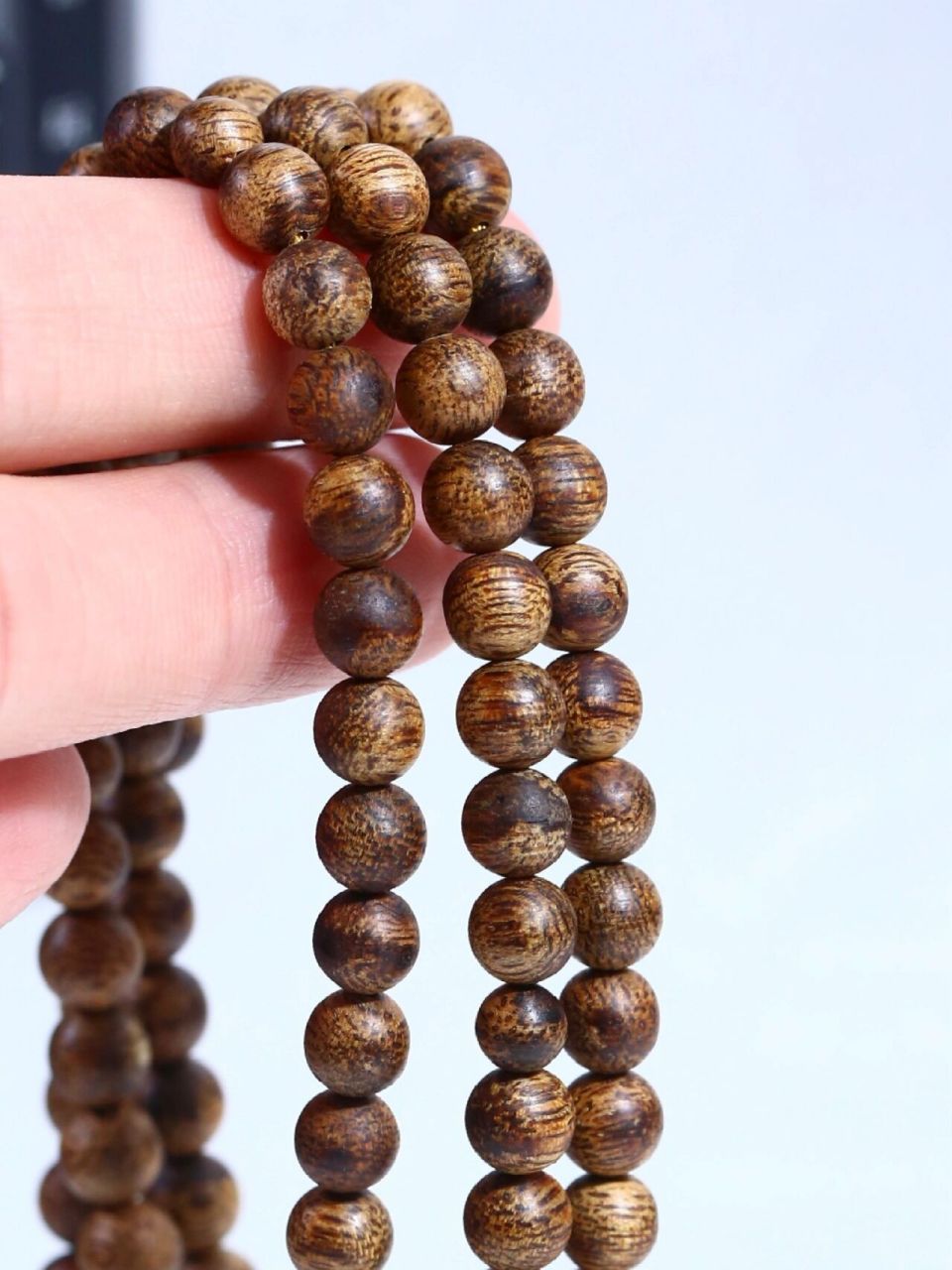 芽庄白奇楠沉香手串 产地:越南芽庄白奇楠 规格:6mm*108 重量:约15克