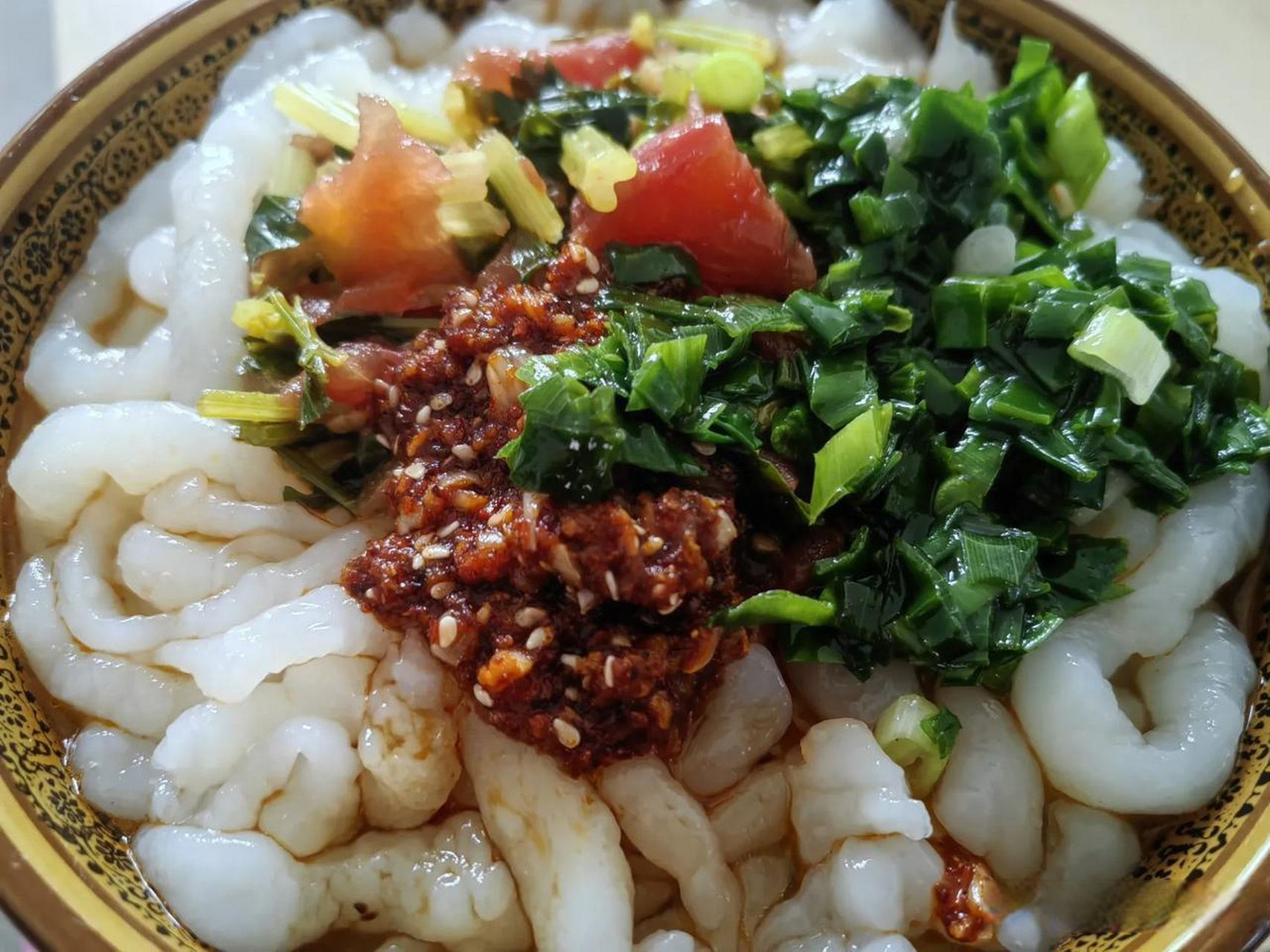 陕西地方美食→凉鱼鱼陕西地道小吃 陕西人特色面 探索陕西美食