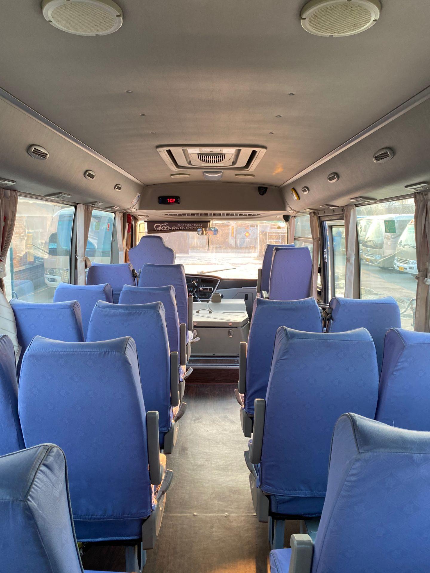 新到2018年3月上牌宇通客车,单位一手车非营运,28座,全车空调,方向