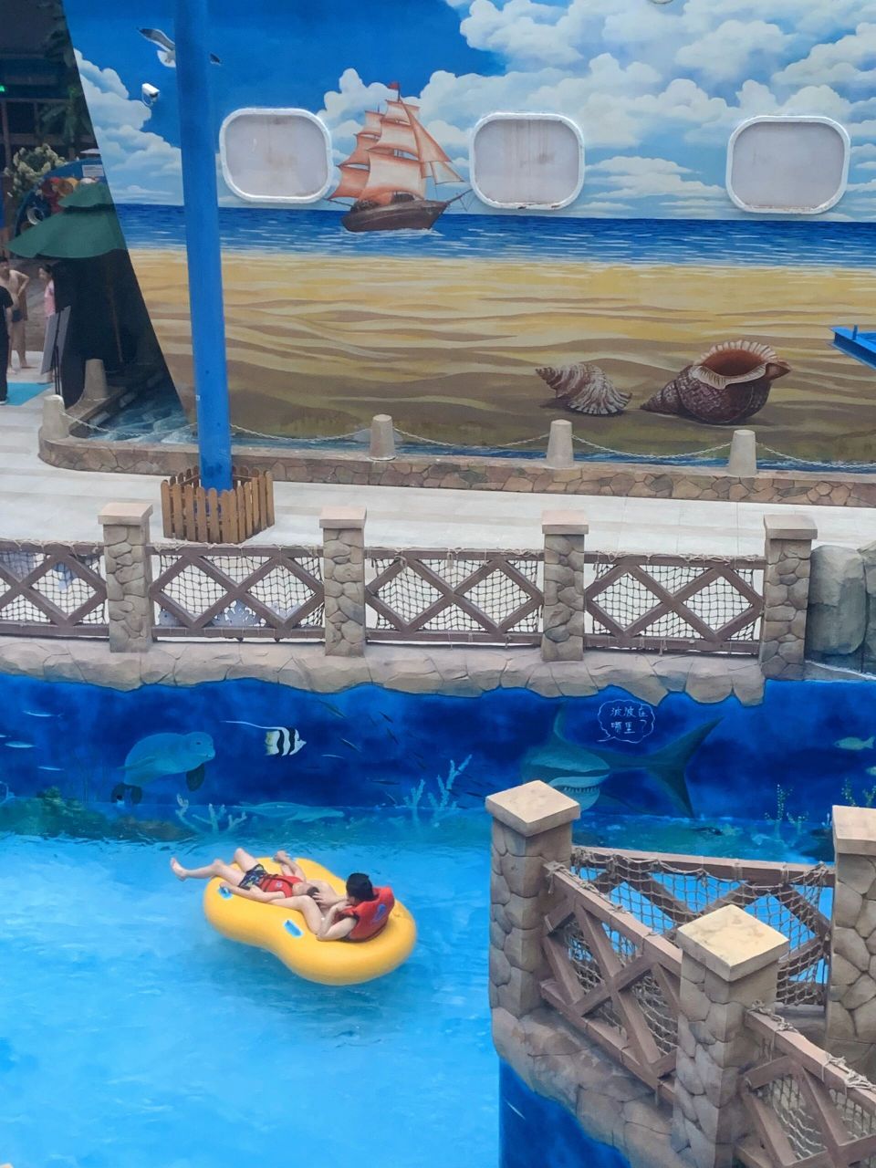 黄岛遛娃|融创茂水世界室内水上乐园 99地址:黄岛融创茂二楼 99