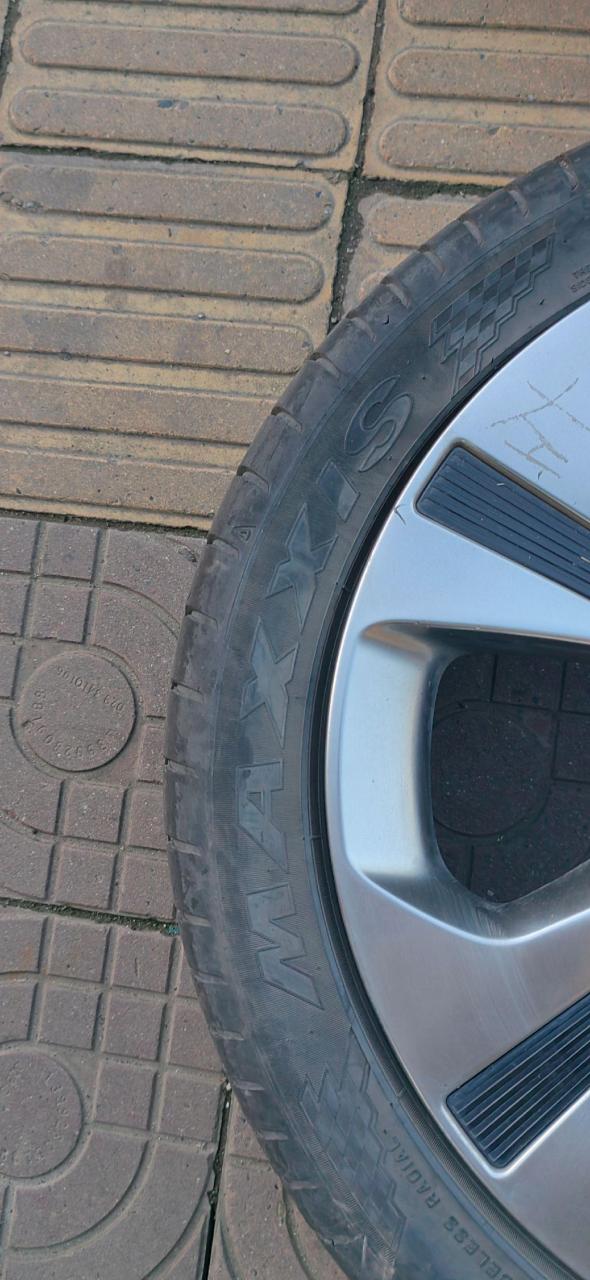 菲斯塔轮毂轮胎.菲斯塔 17 寸原厂轮毂轮胎一套,57015114.