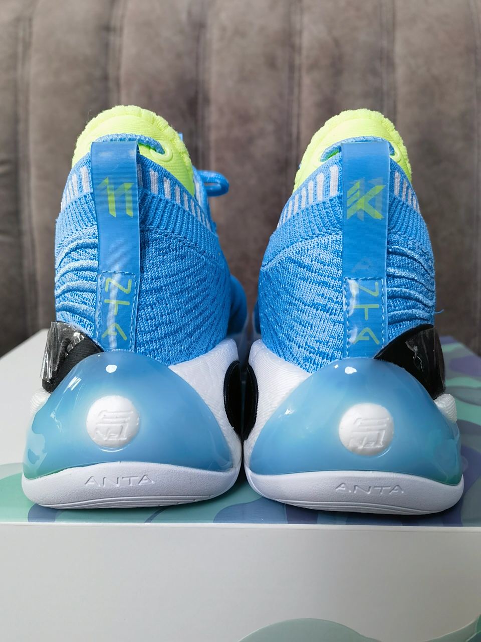 安踏汤普森kt7 实战篮球鞋 安踏kt7篮球鞋,鞋面采用高强度网面材料