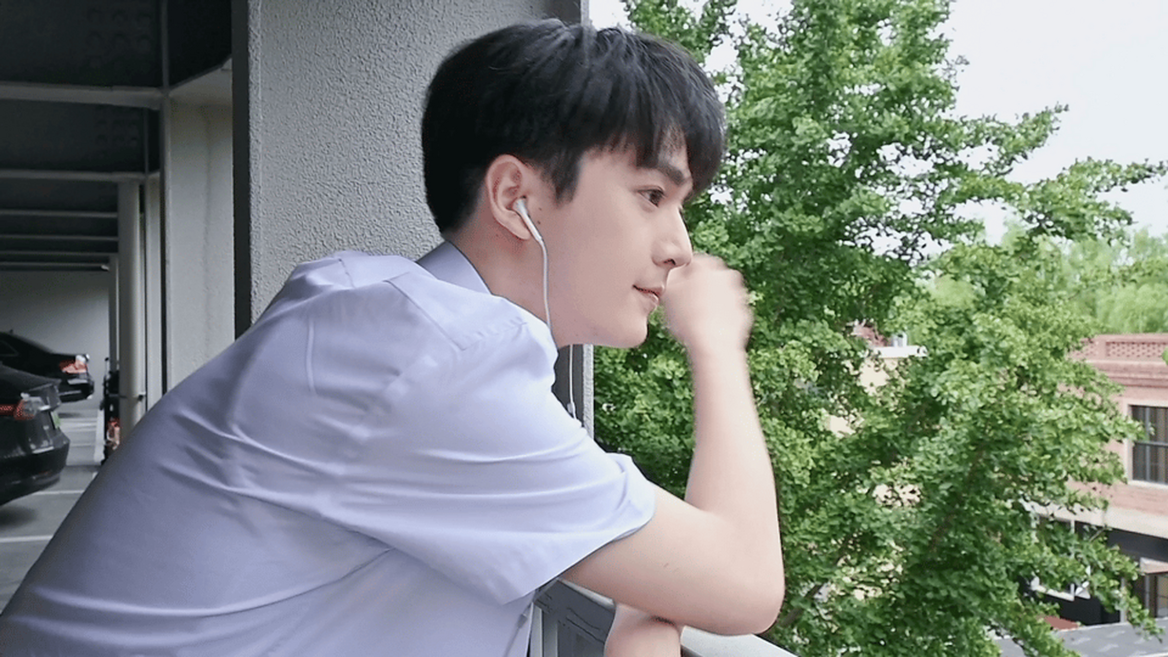 张宸逍校服写真