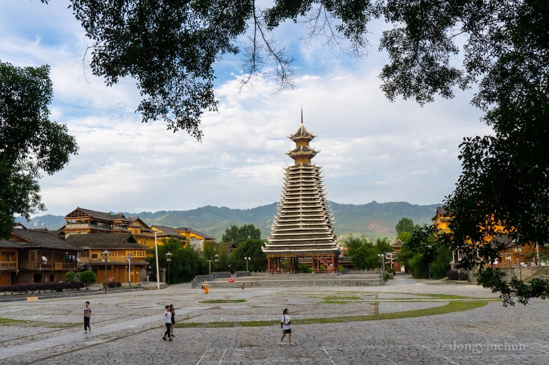 贵州黔东南,三宝侗寨 和那些藏在深山里的侗寨相比,三宝侗寨更像是一