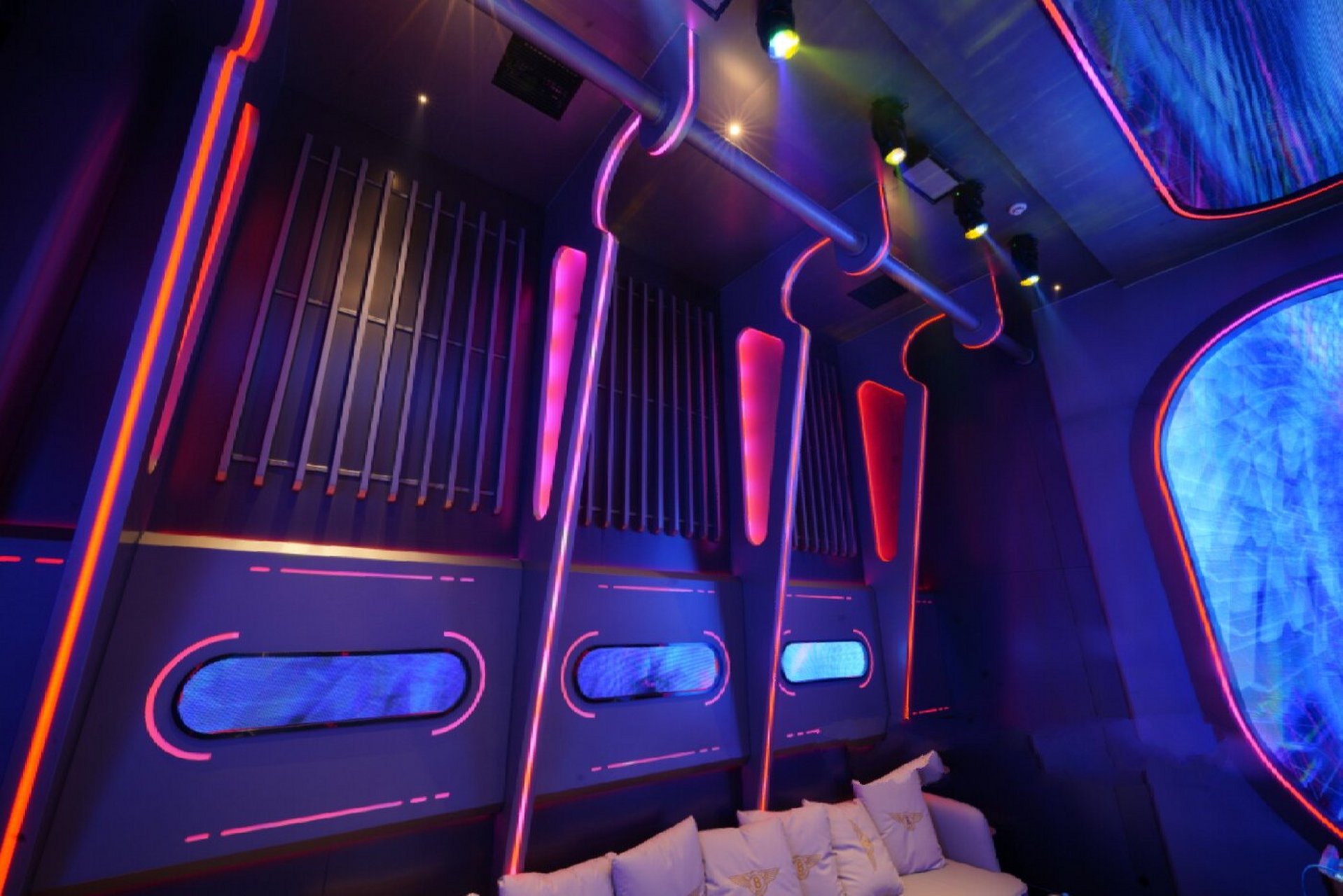 ktv包厢4米高,模块化电音房落地效果 模块造型效果1比1还原,再大再高