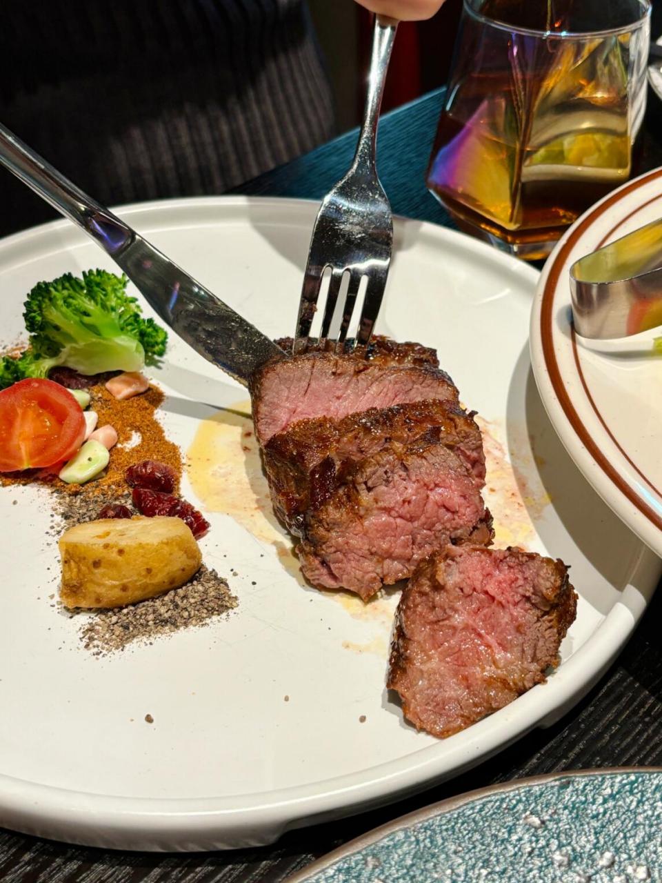 舔狗日记# #牛排# #西餐# #约会餐厅# #烟台# #氛围感