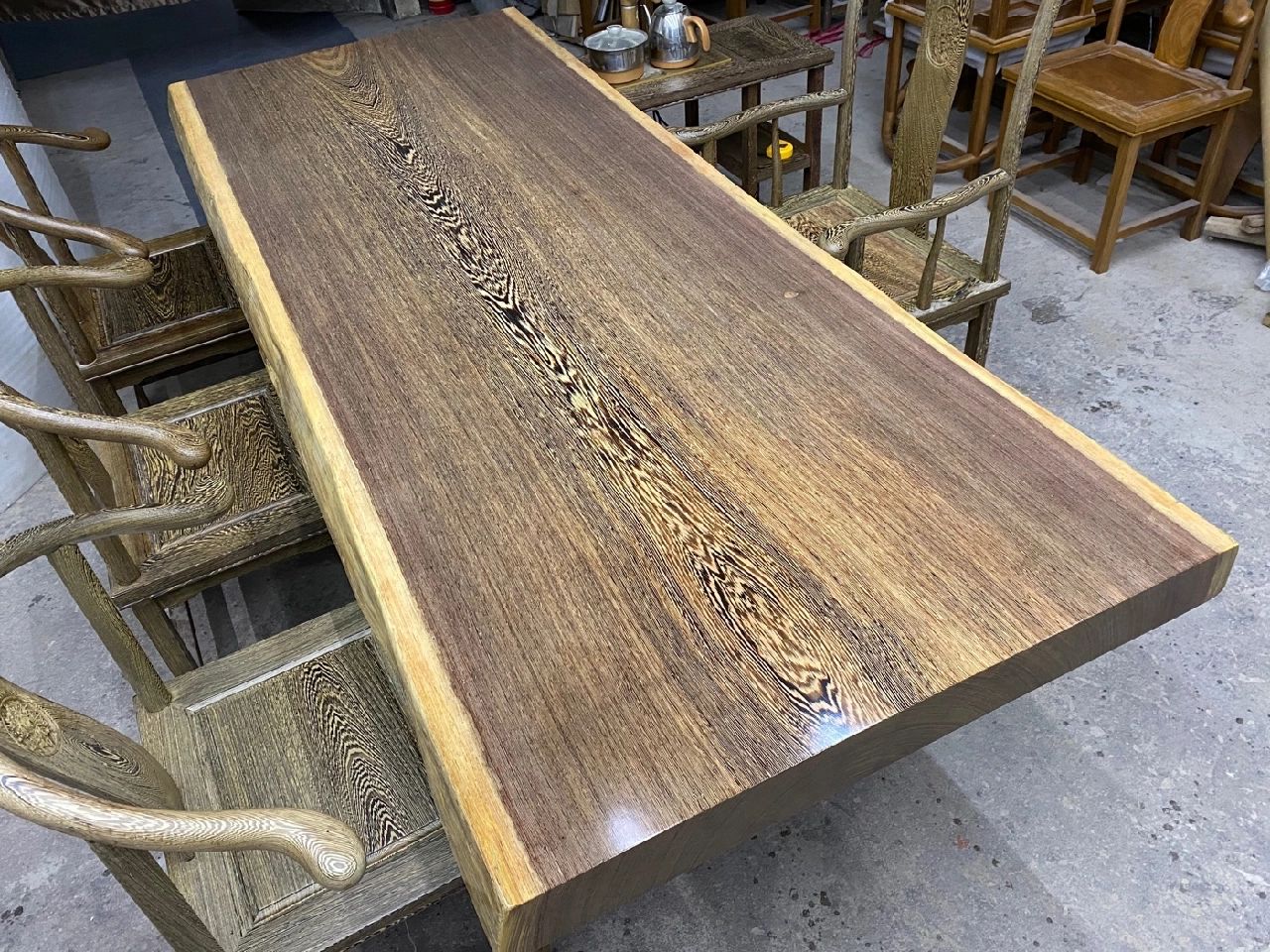 鸡翅木大板——红木中的活化石,也叫相思木