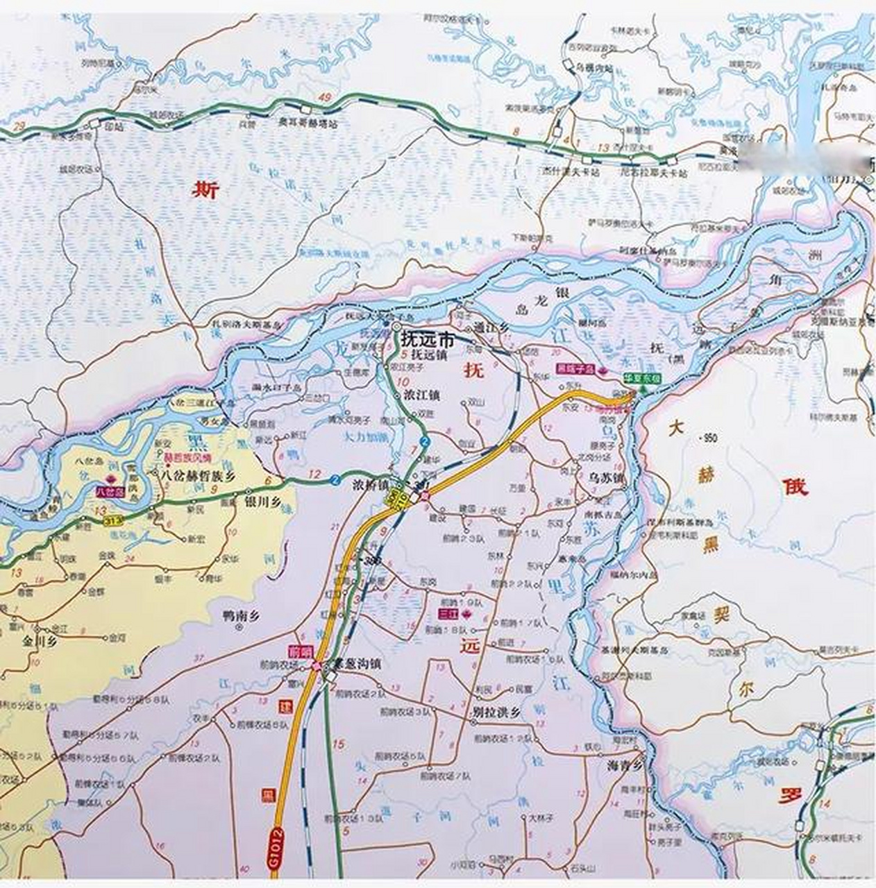 乌苏里江和黑龙江交汇处形成了抚远三角洲,也叫黑瞎子岛,这里一半属于
