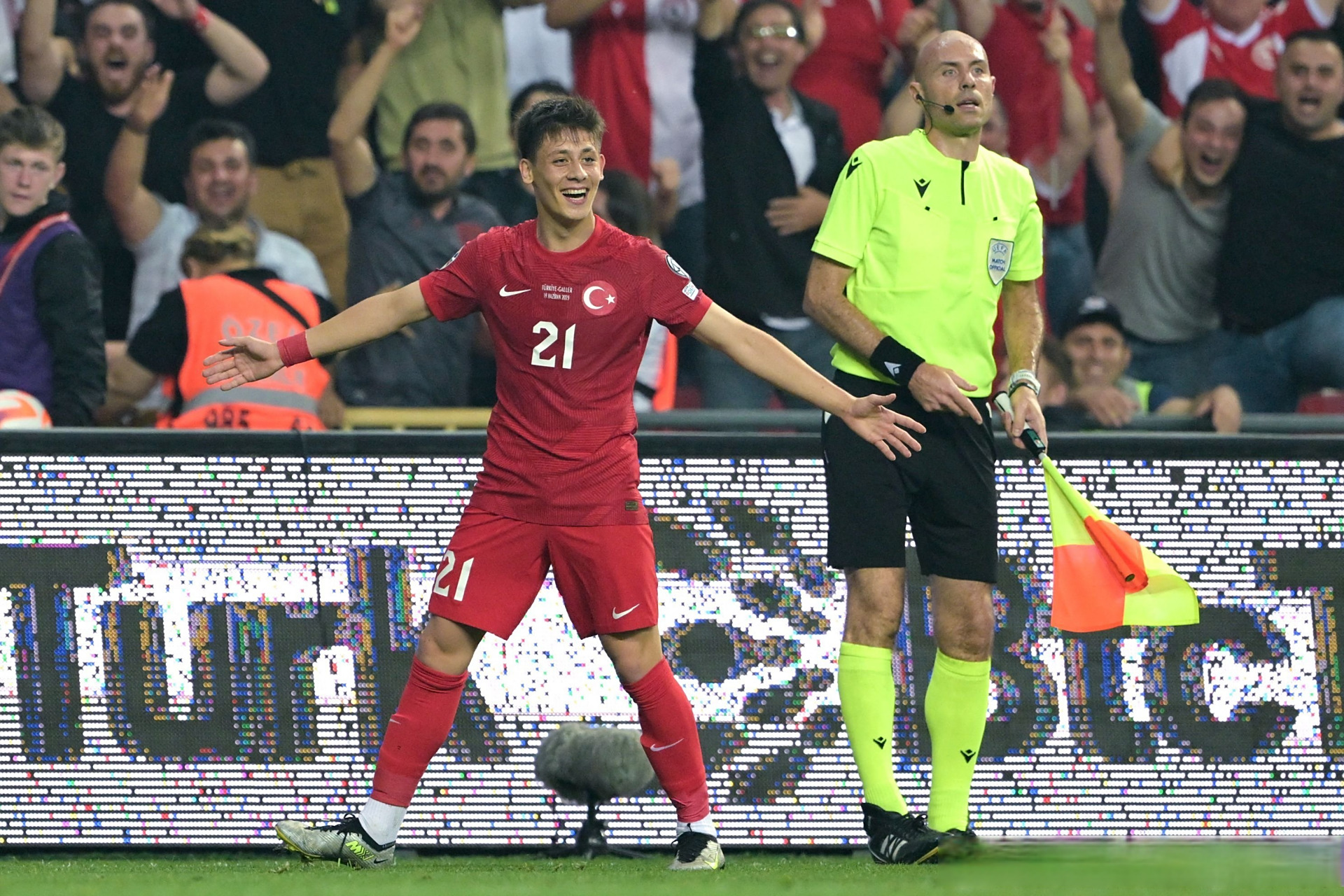 【欧洲豪门竞购土耳其天才球员阿尔达·居莱尔】 欧洲足球舞台已经被