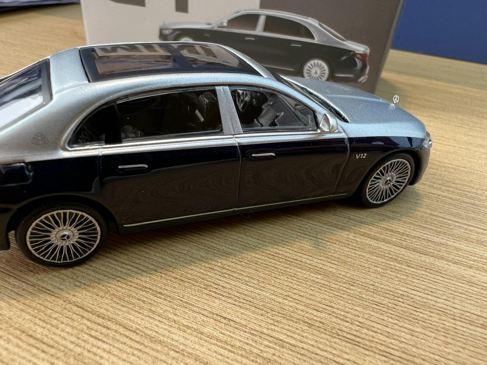 奔驰 迈巴赫s680 , 银顶金属蓝