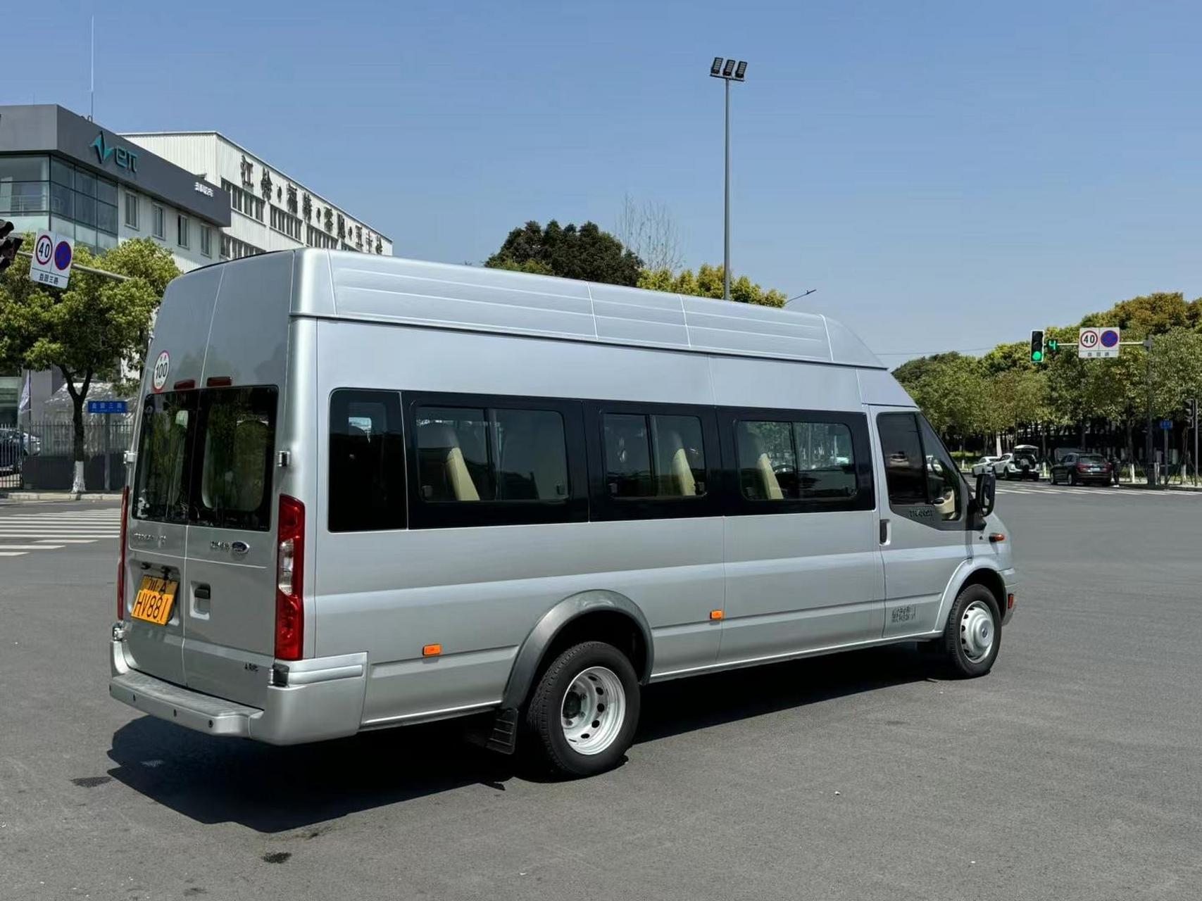 19年3月上牌,福特新世代全顺,高顶17座,非营运,国五排放,极品车况!