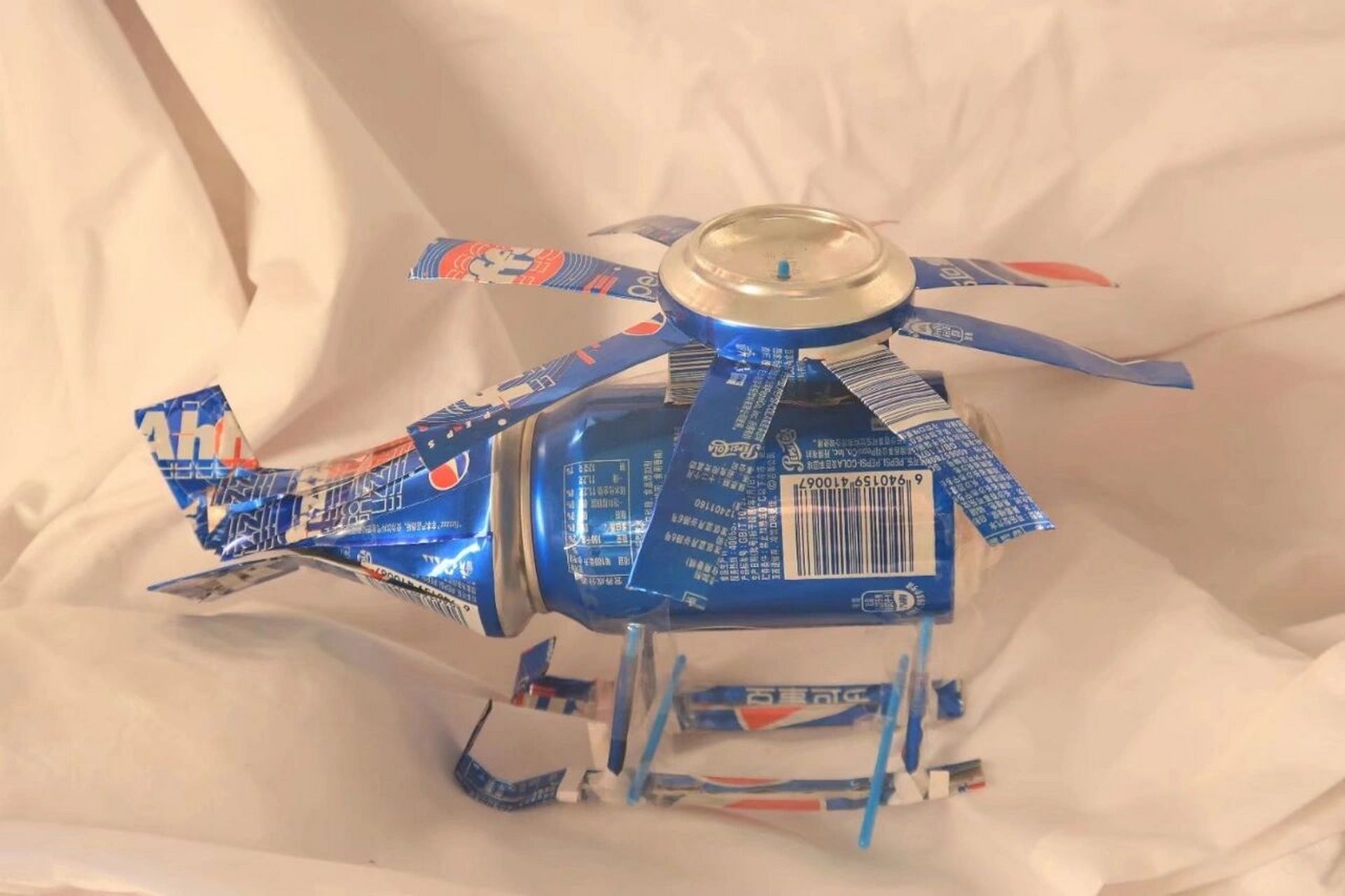 【学生作品】变废为宝手作 废弃的易拉罐在小朋友们的巧手下演变成了