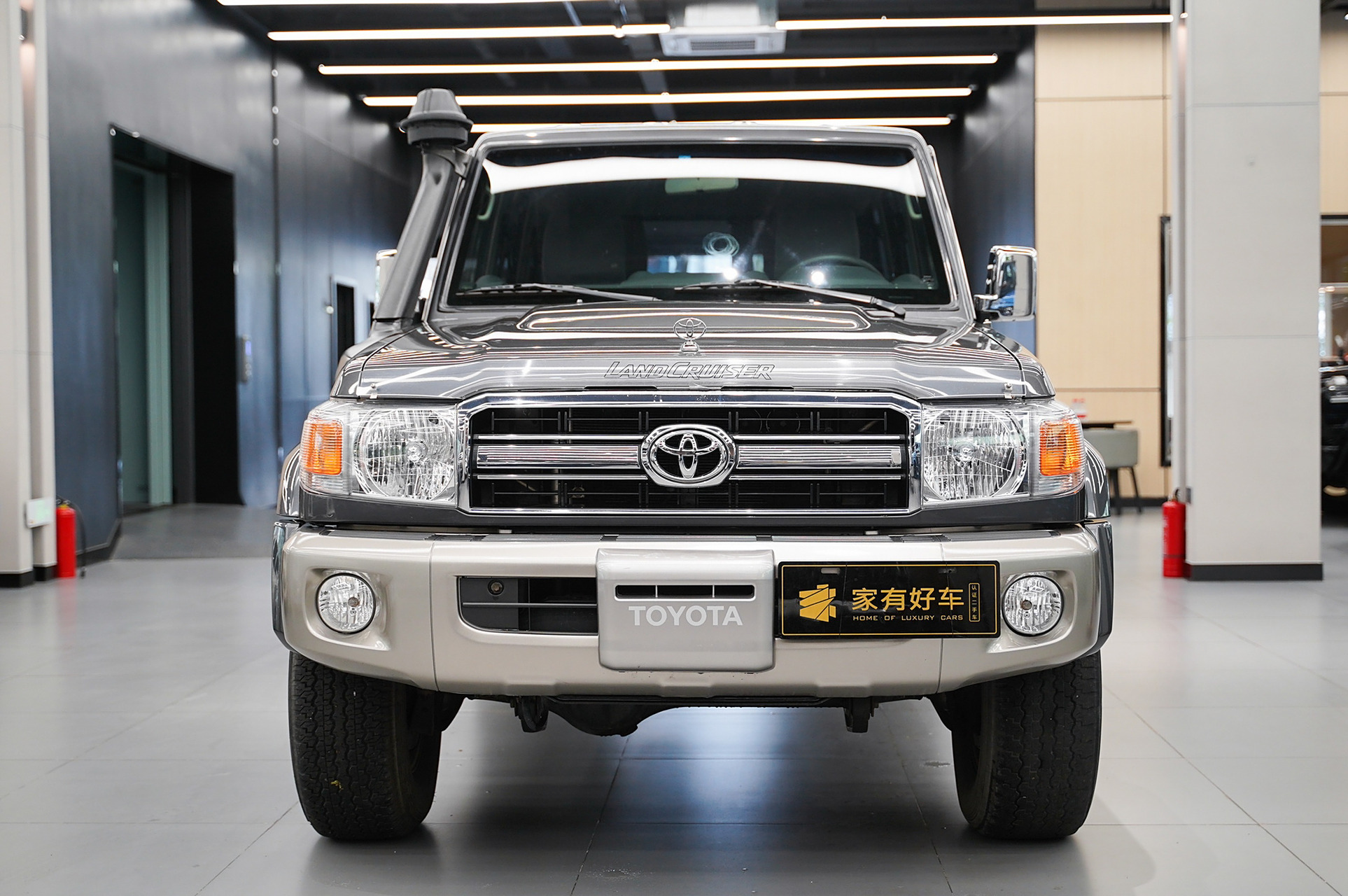 73. 丰田lc76 铁灰配色