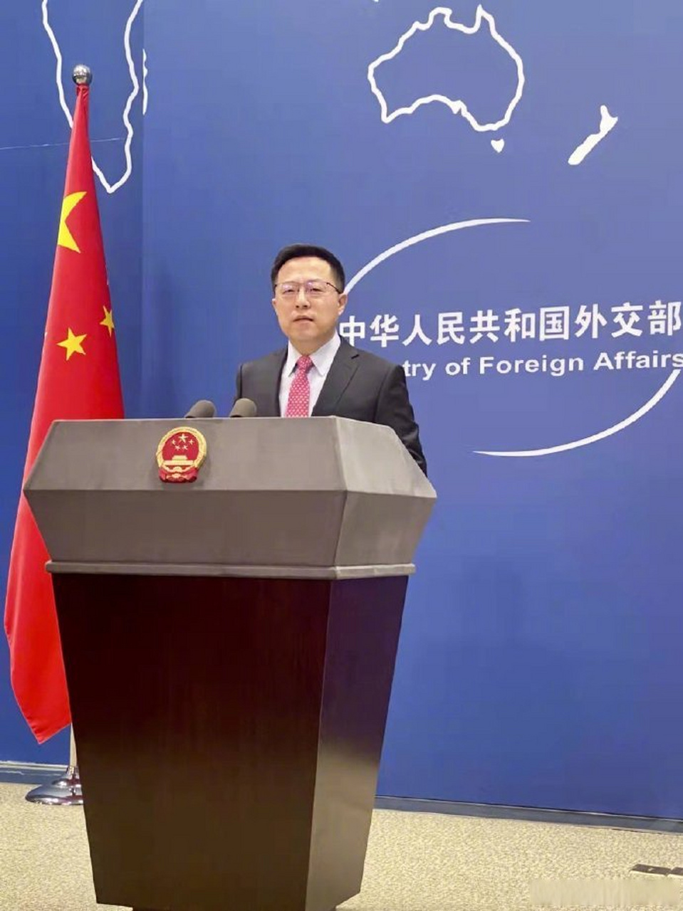 赵立坚批美借涉疆问题抹黑中国#【赵立坚说冬奥开幕式火炬手安排轮不