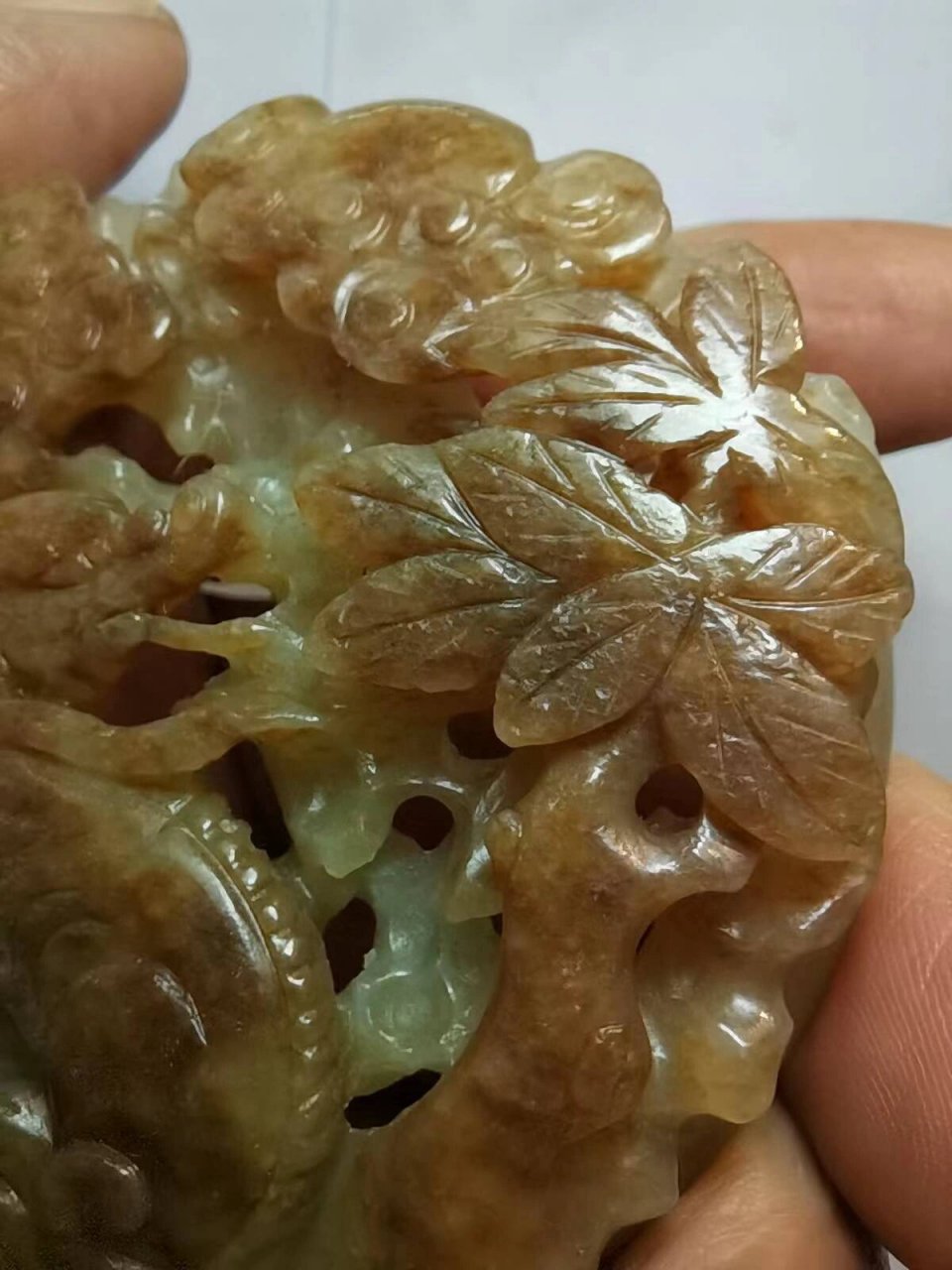 中古玉腰佩 中古玉腰佩 尺寸:长圆形68×63毫米,厚15毫米; 重量:73克