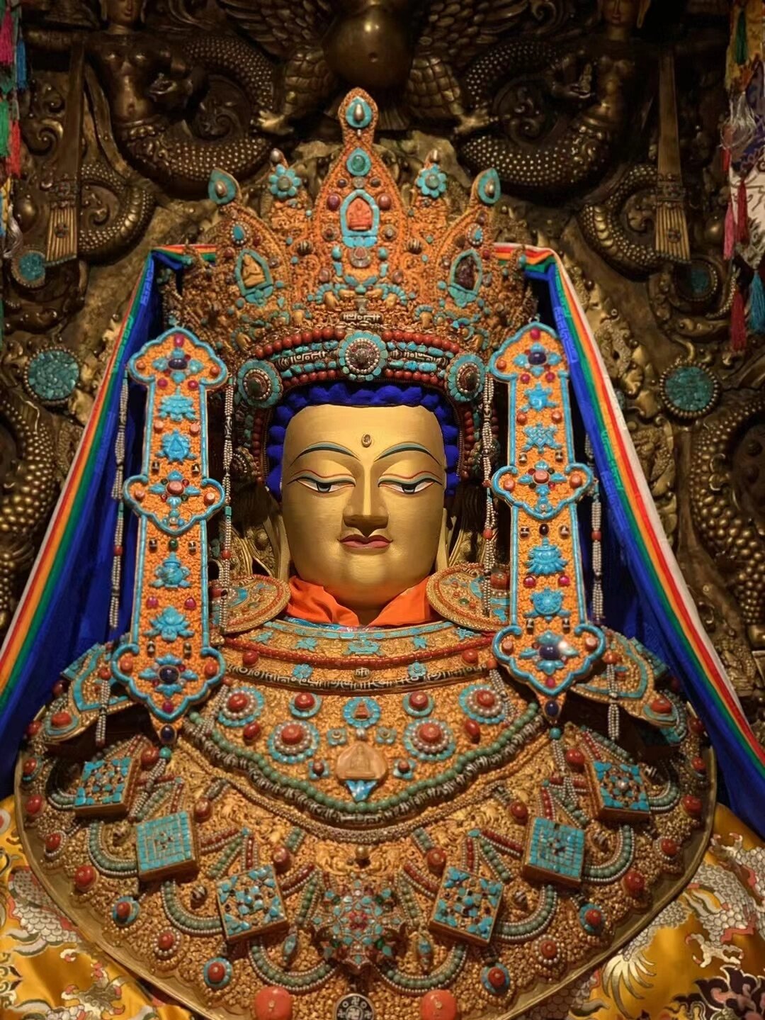 拉萨大昭寺的觉沃佛 释迦牟尼佛十二岁等身像   此佛像名为觉沃佛,是