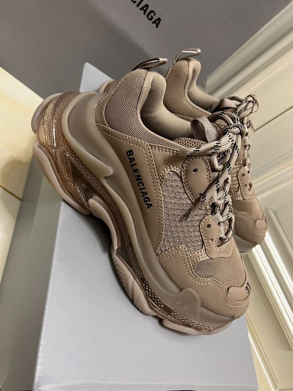 巴黎世家老爹鞋22秋新色咖啡色首发 巴黎世家老爹鞋22秋季新色咖啡色