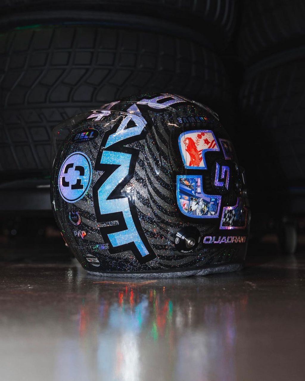 兰多·诺里斯新加坡站特别版头盔～78  2023f1新加坡大奖赛f1