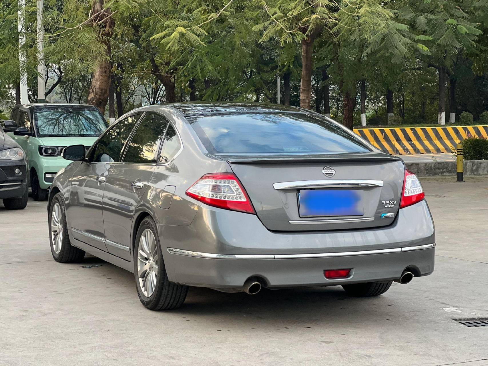 5 v6公爵王 无匙进入 一键启动,双天窗,多功能方向盘,定速巡航,双电动