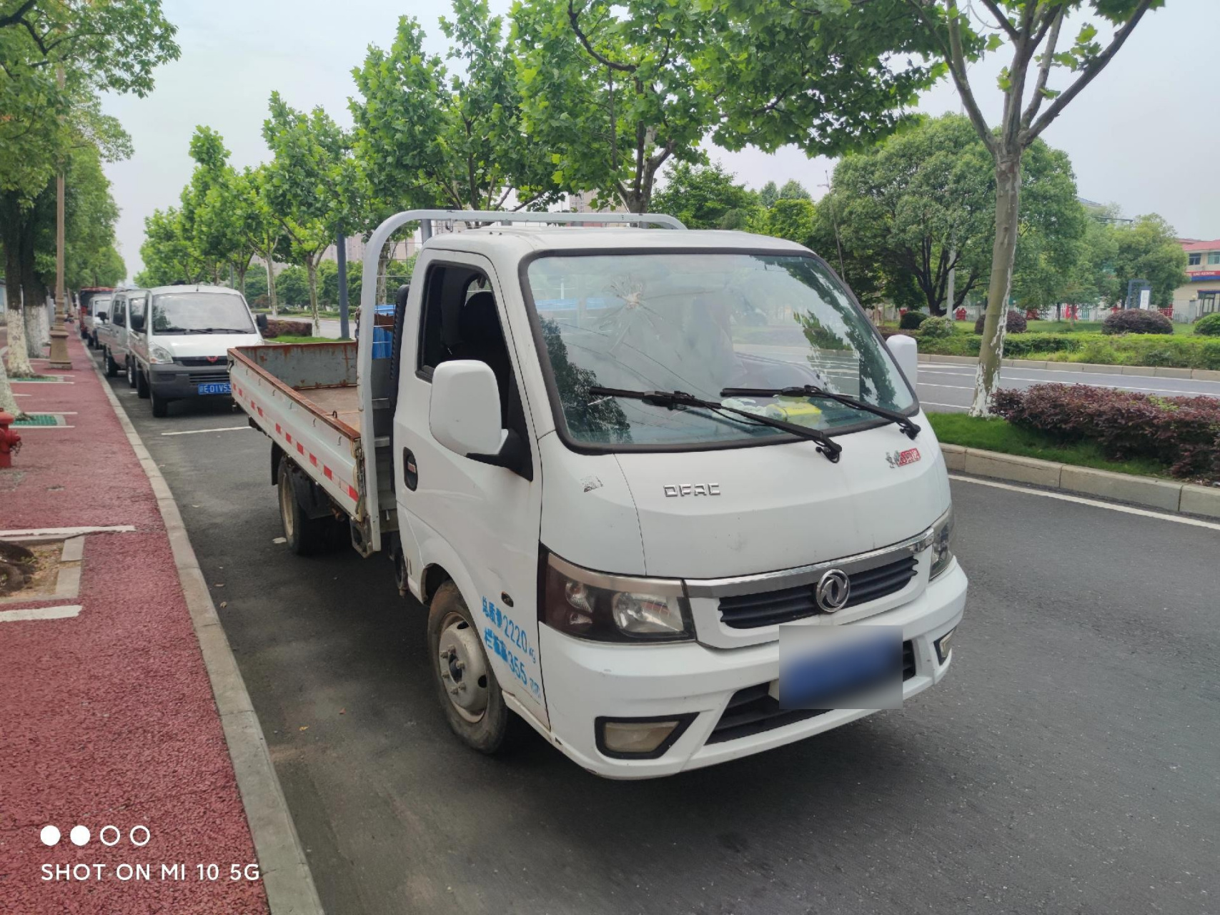 东风汽油小货车3.8米图片