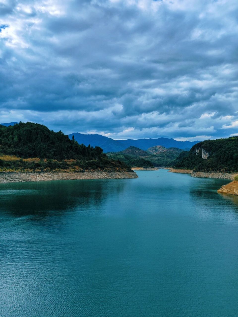 永州市区导航"高岩湖旅游风景区"即达, 过了东安县,进入小路后,路途