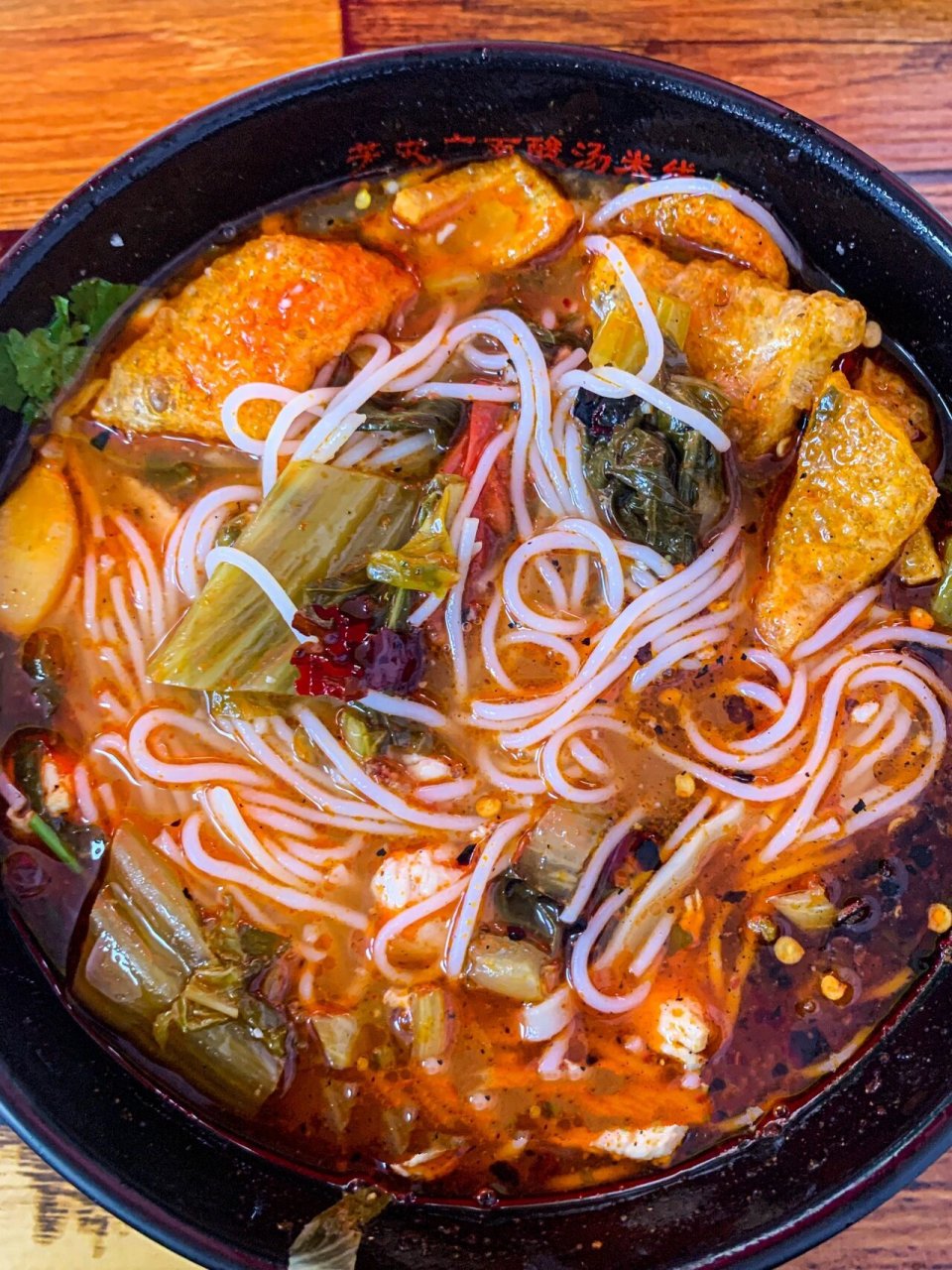 昆明|广南的酸汤米线90也太酸爽了吧 之前没有吃过酸汤米线,今天