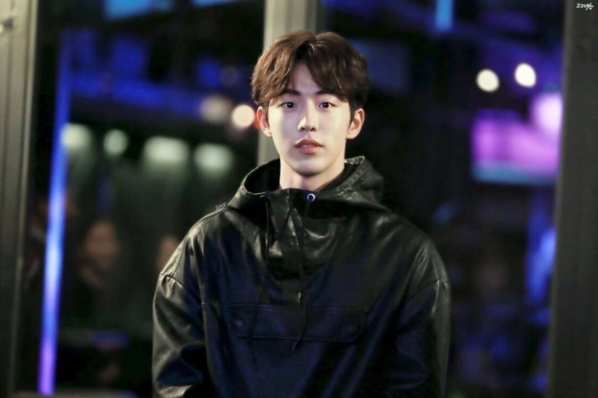 人总会在不同年龄反复爱上南柱赫     之前看举重妖精金福珠就很喜欢