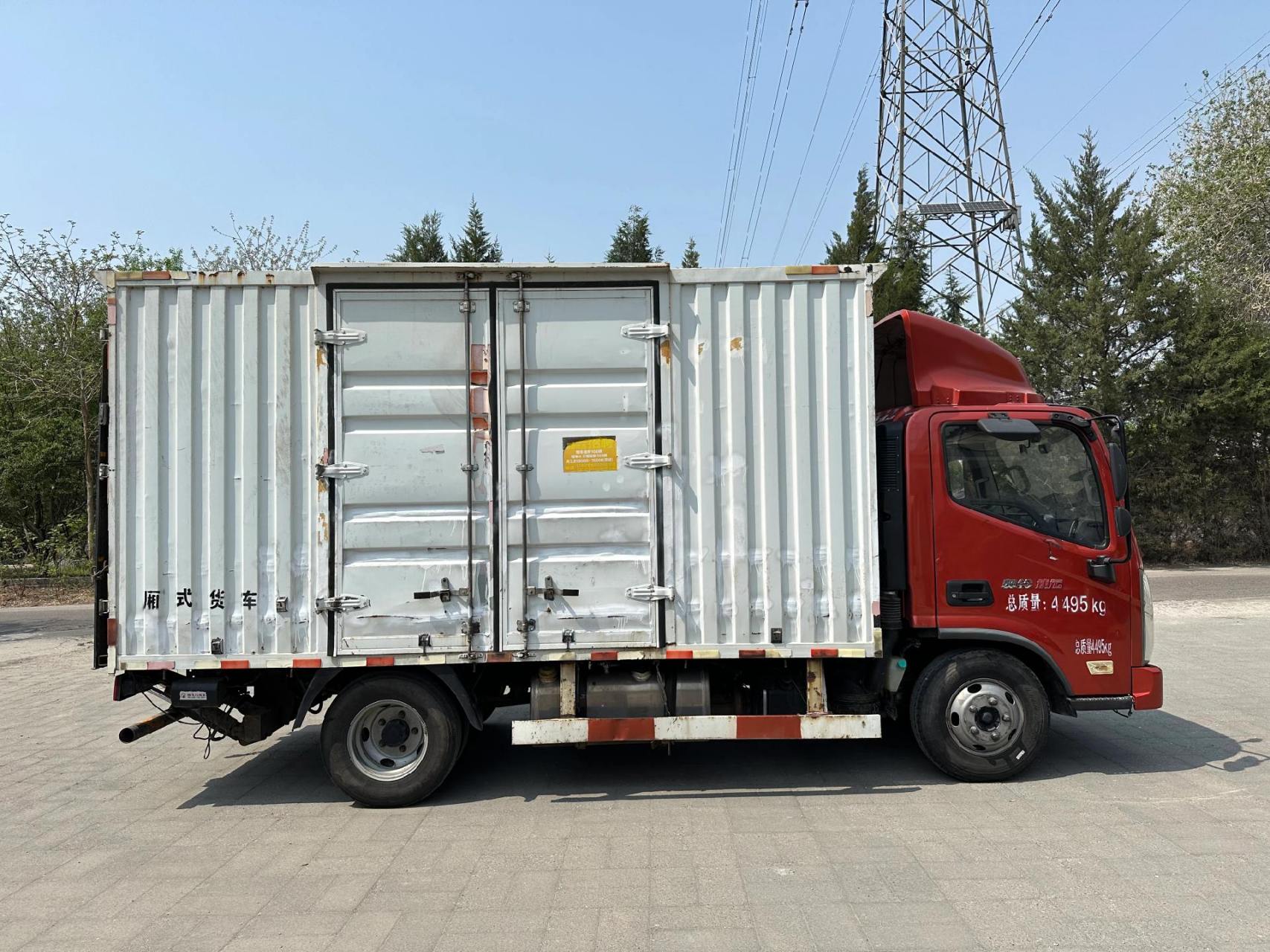 2米厢式货车,五十铃120匹马力柴油发动机,电动车窗,柴油取暖,带畅有力