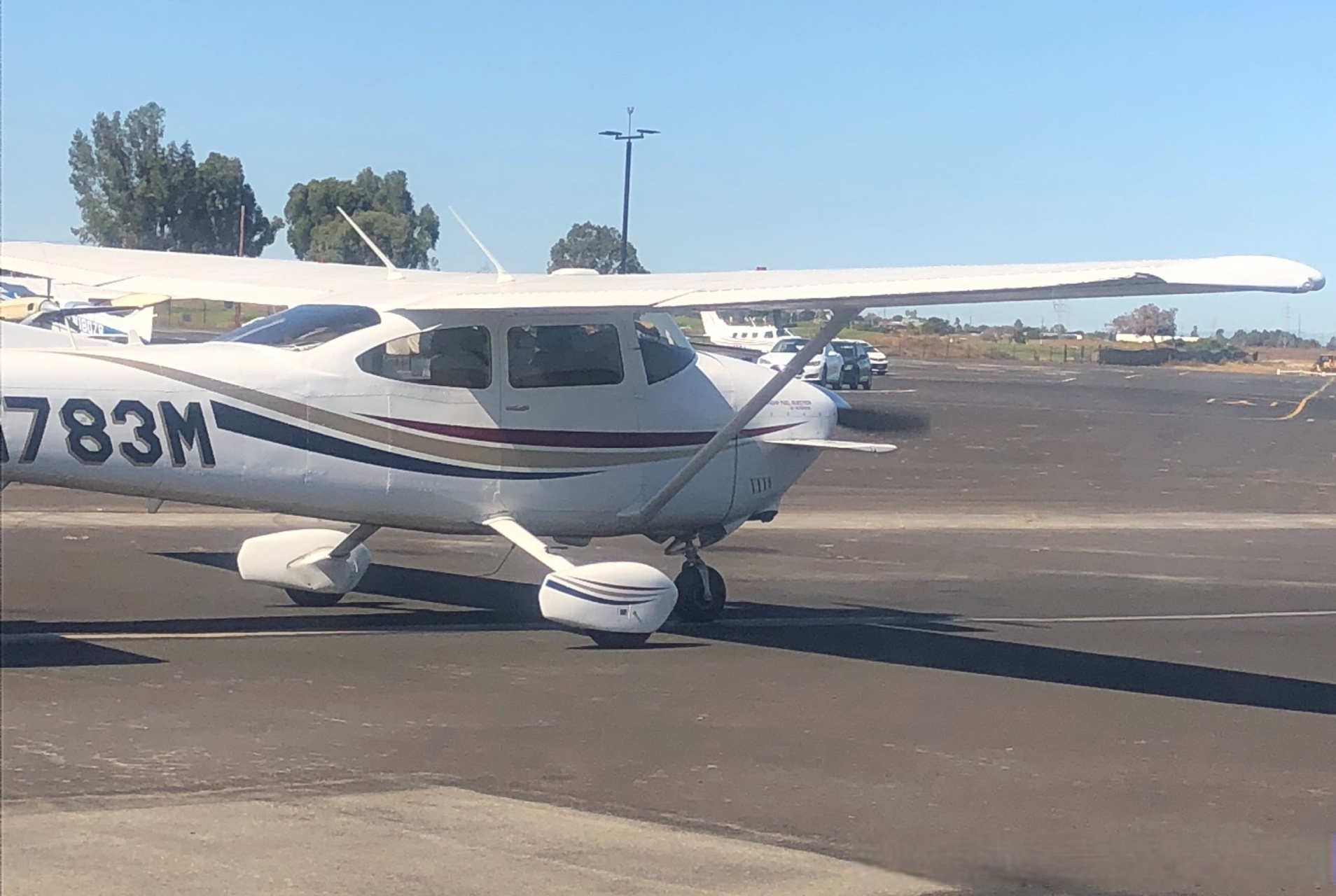 三翼面塞斯纳-182,配备了182的短距起降增强套件具有,除鸭翼外还有大