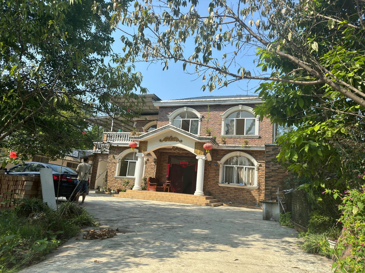 都江堰独门独院别墅出租 离城区很近还有公交直达青城山和城区,水电气