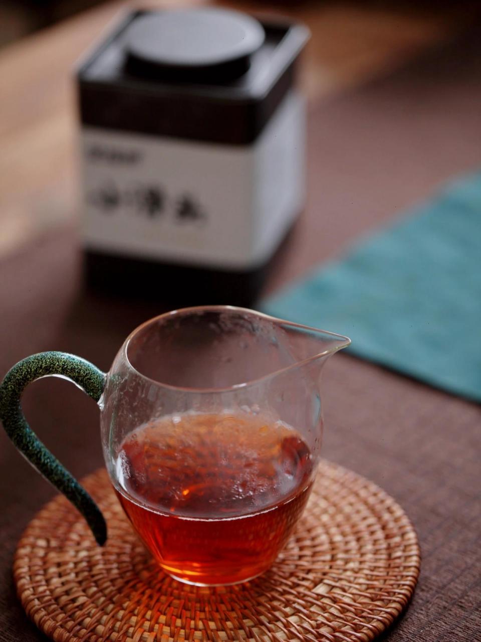 喝茶发朋友圈文案 | 句句经典 1.用一盏茶的时间,坦然相对 2.