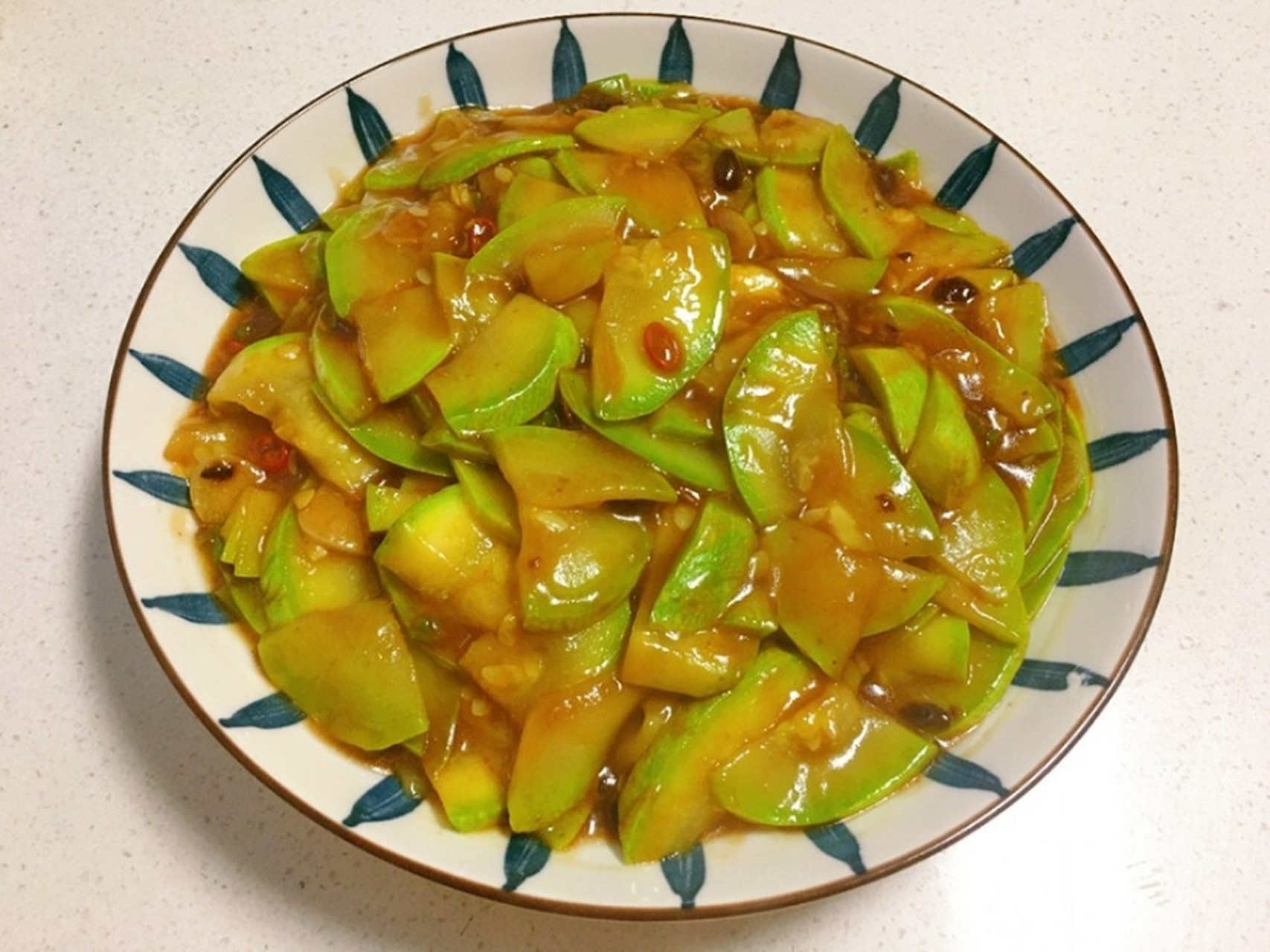 一顿饭吃光7015 今天做个简单的炒菜-酱炒西葫芦,方法简单,超级下