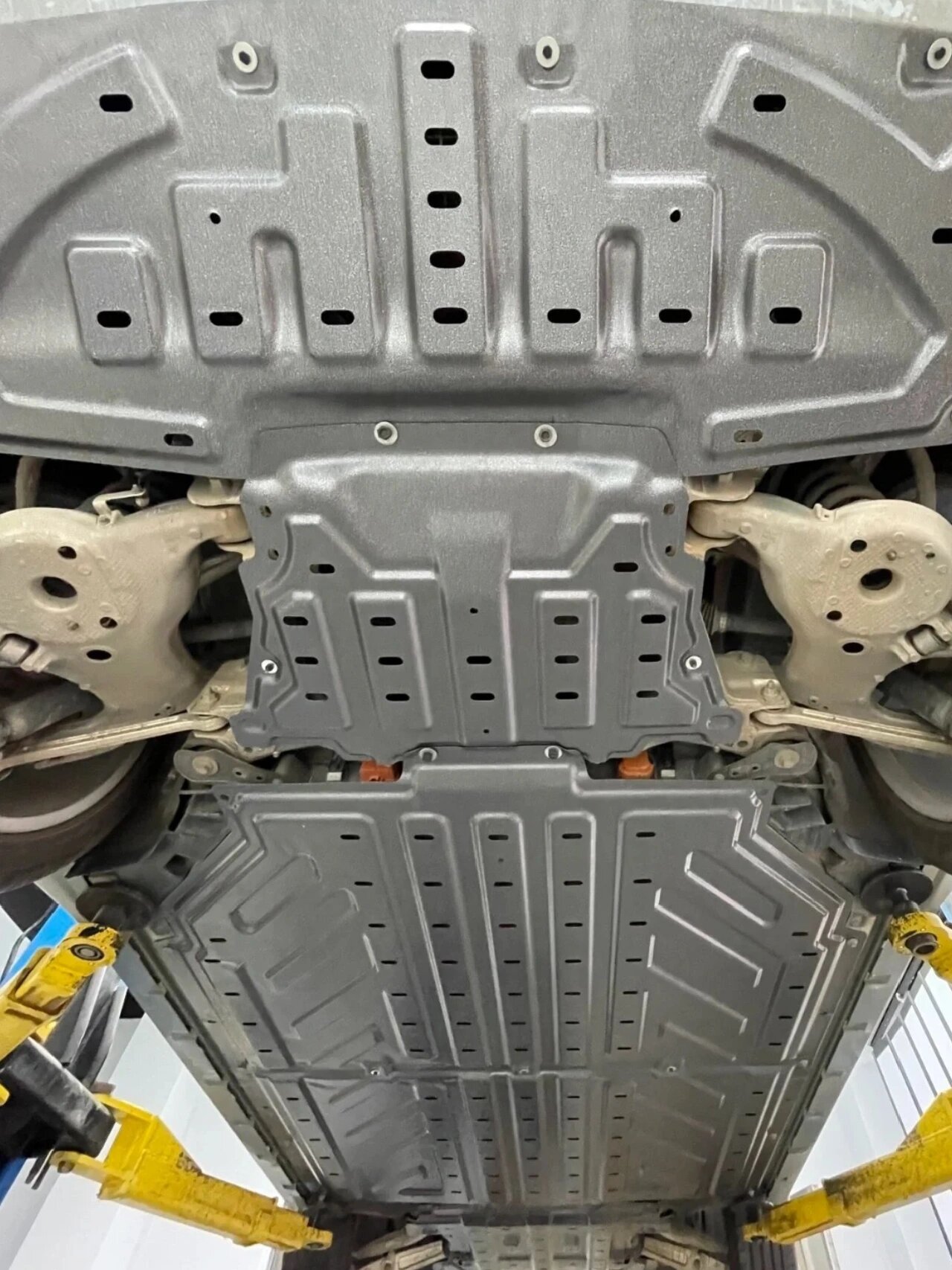 宝骏悦也 底盘护板到底是不是智商税 安装个91下护板,肯定有很多小