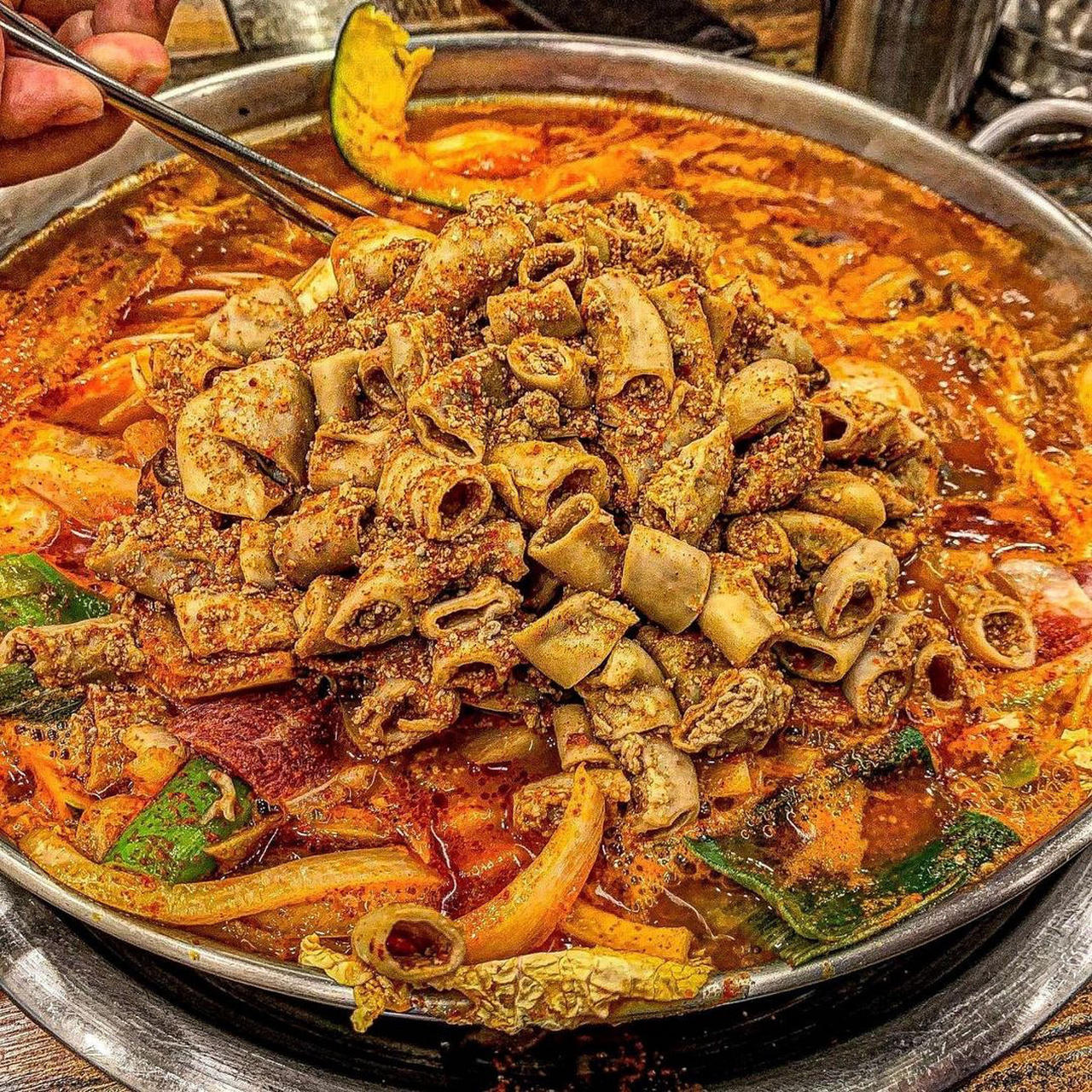 首尔探店|连明星都常去吃的牛小肠火锅 99店名:402591 98吃