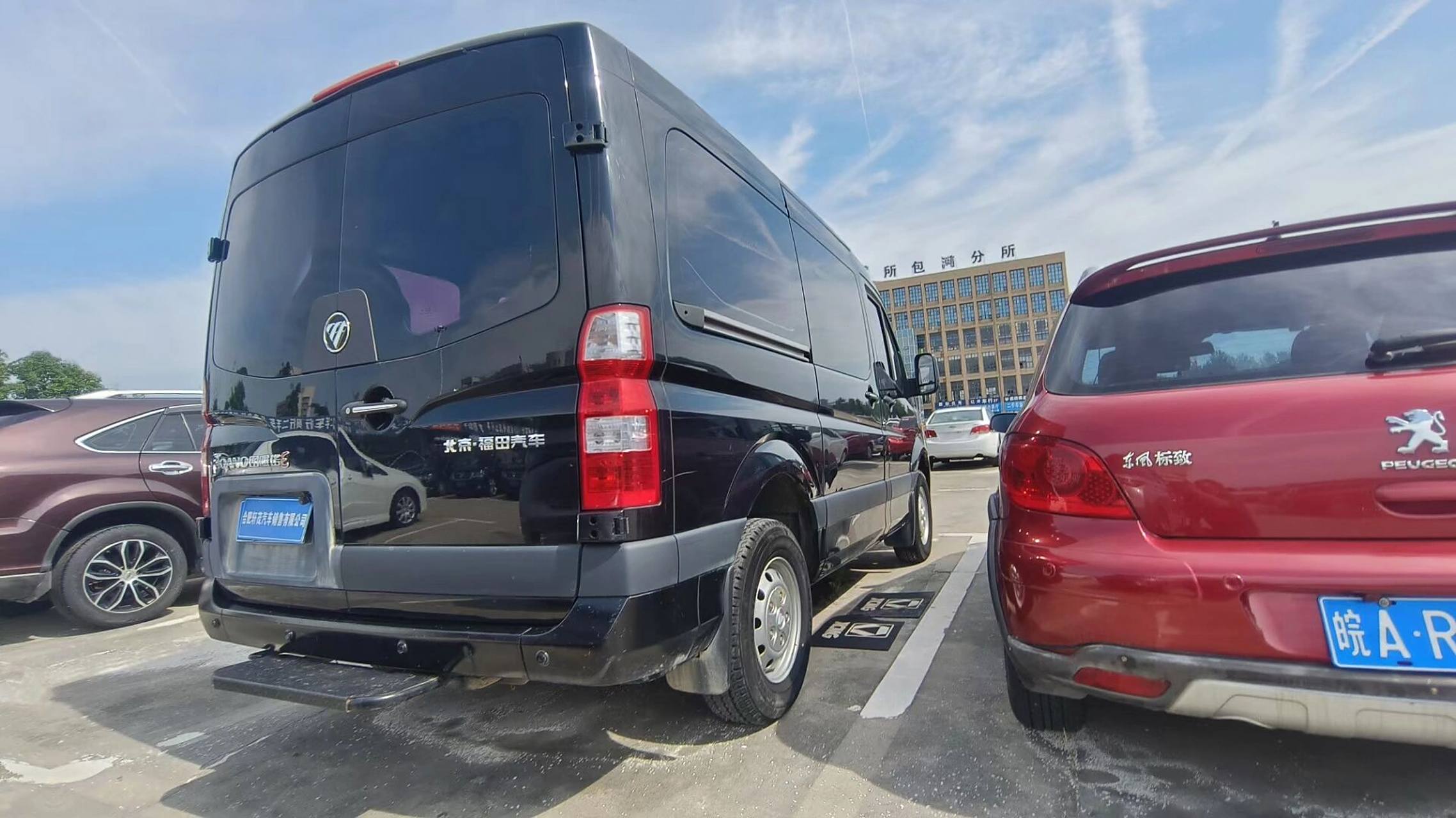 5t五座短轴平顶,实表4万公里,没拉过重活,私家车用,加装导航倒车影像