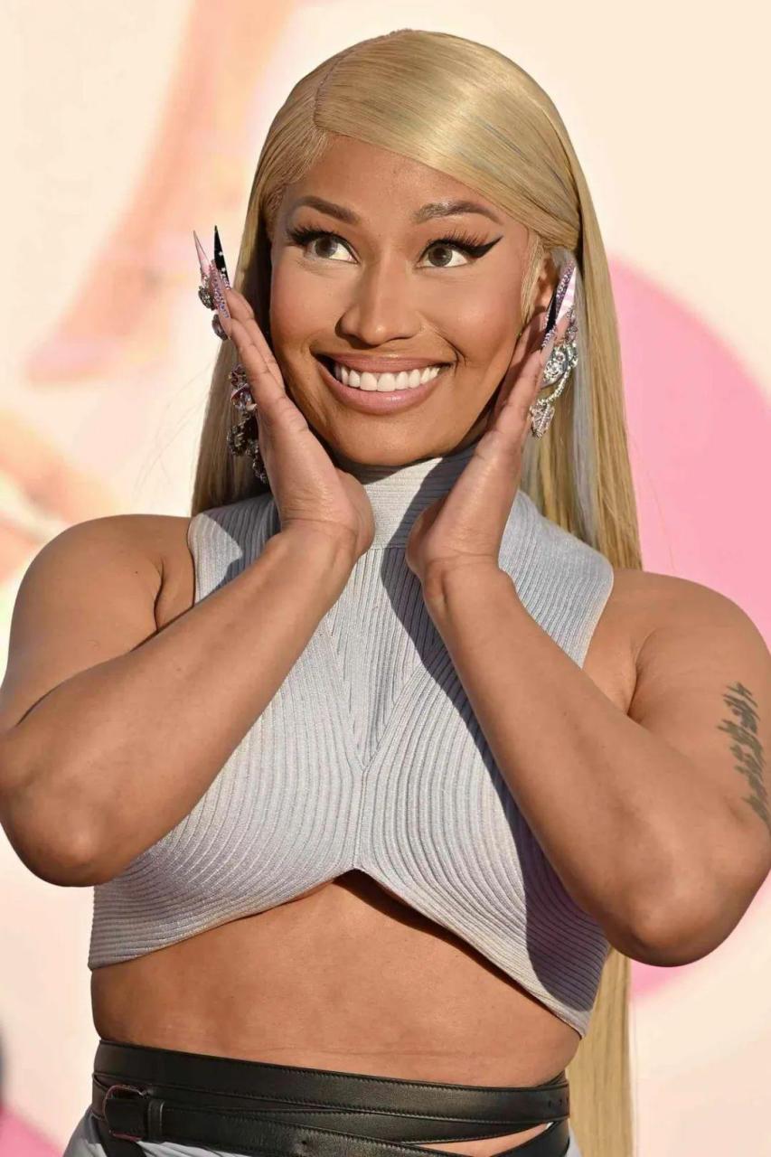 麻辣鸡 nicki minaj 真的越来越漂亮了.