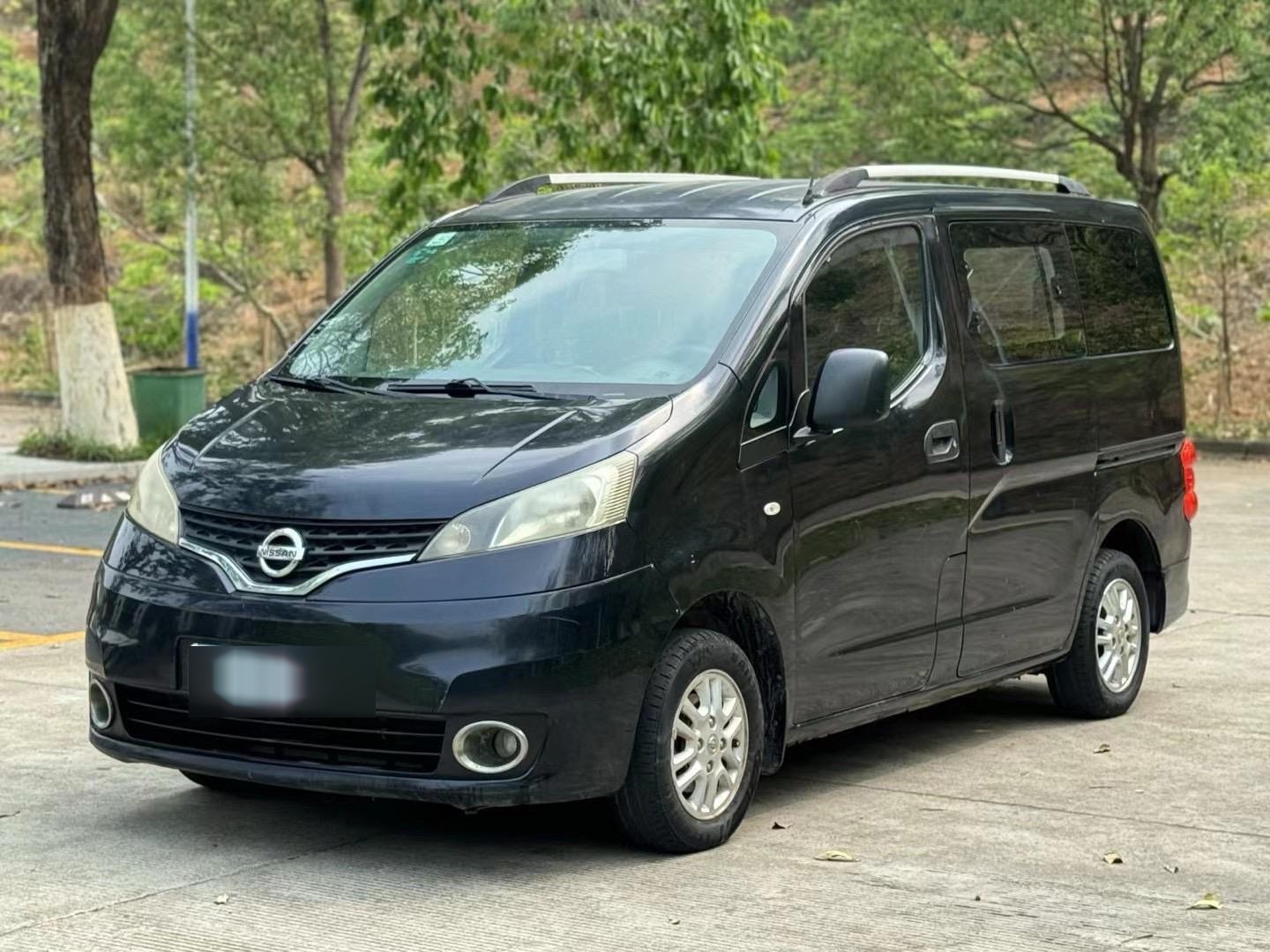 2013年日产nv200商务mpv车