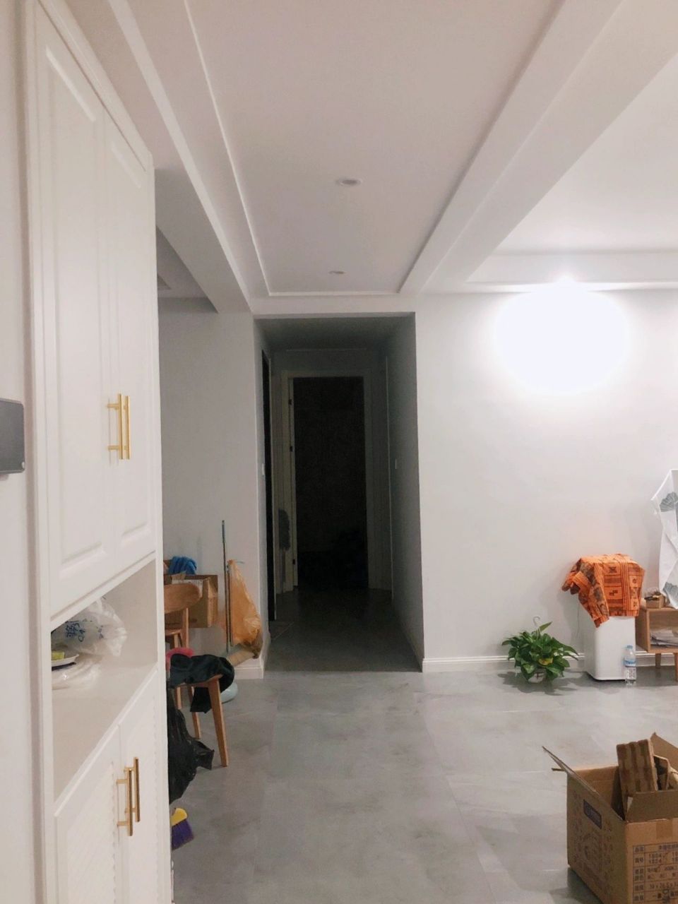 屏风 隔断 主卧门正对着大门需要改造04因为走廊过道很深,一种方法